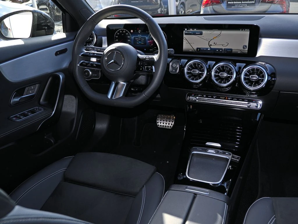 Mercedes-Benz-A-Klasse 200-image-9
