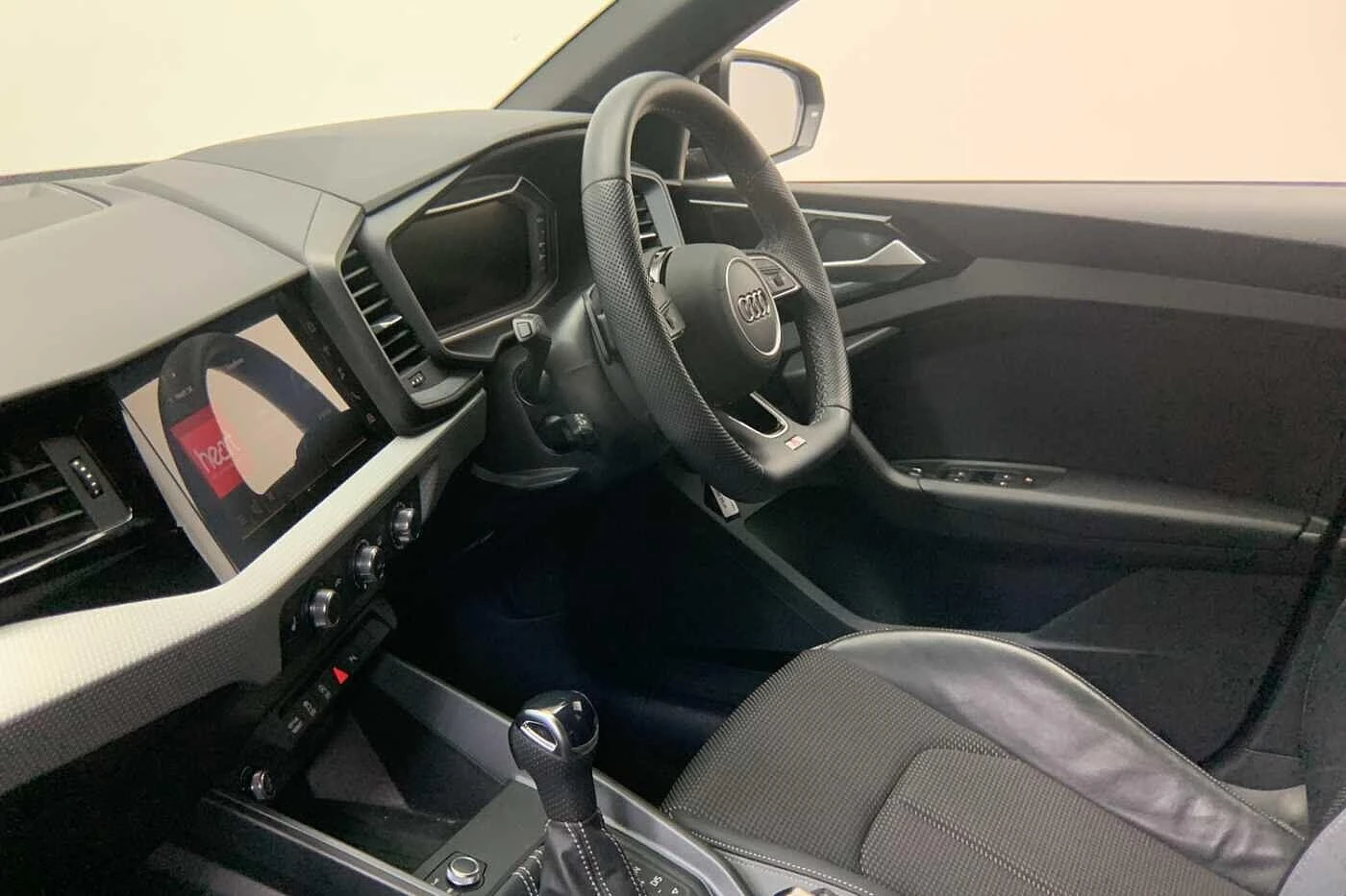 Audi-A1 Sportback-image-1