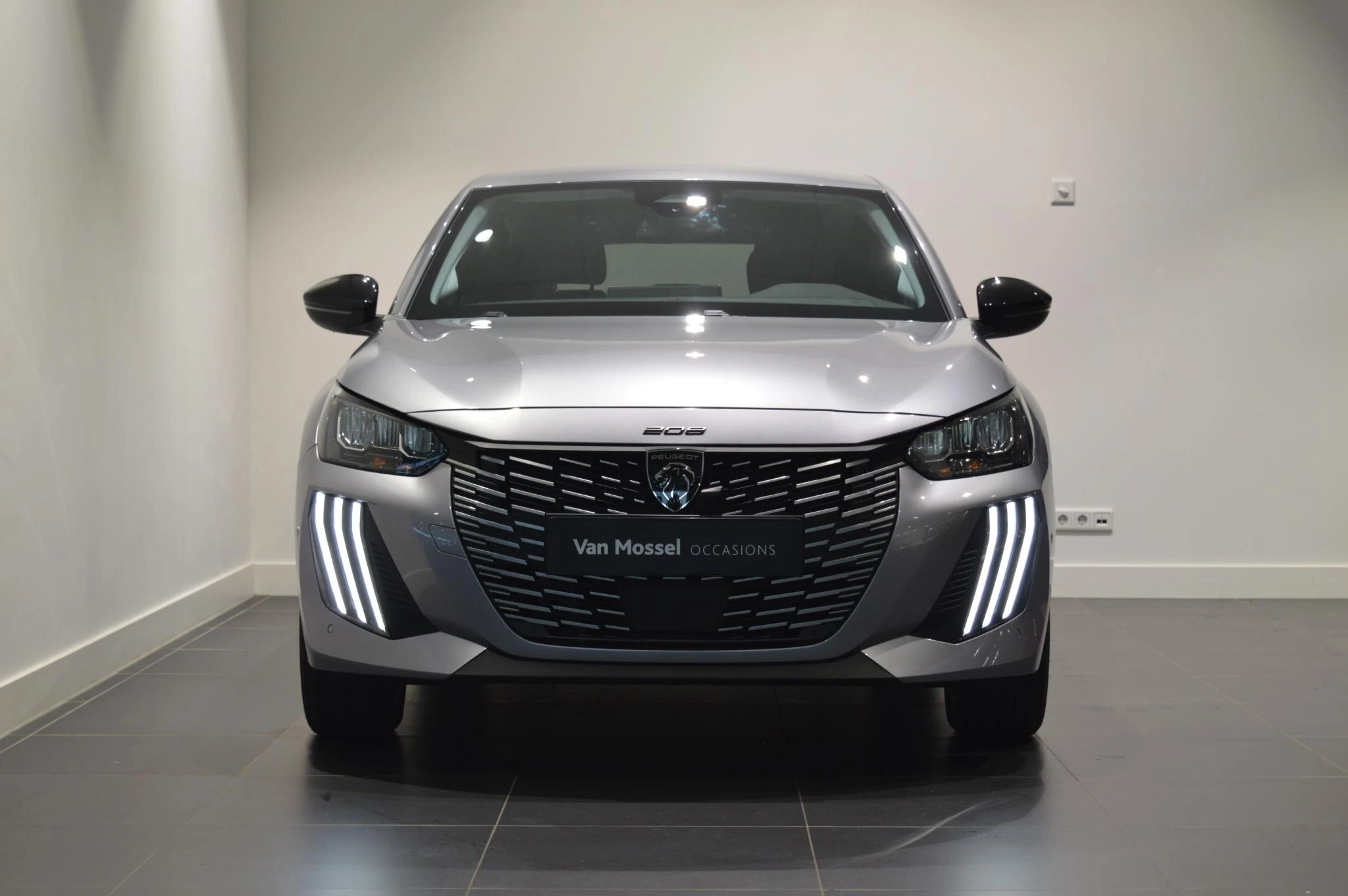 Peugeot-e-208-image-2
