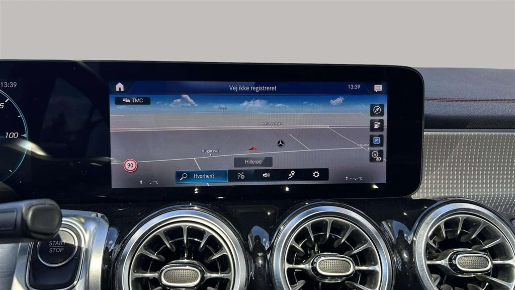 Mercedes-Benz-EQB-image-12