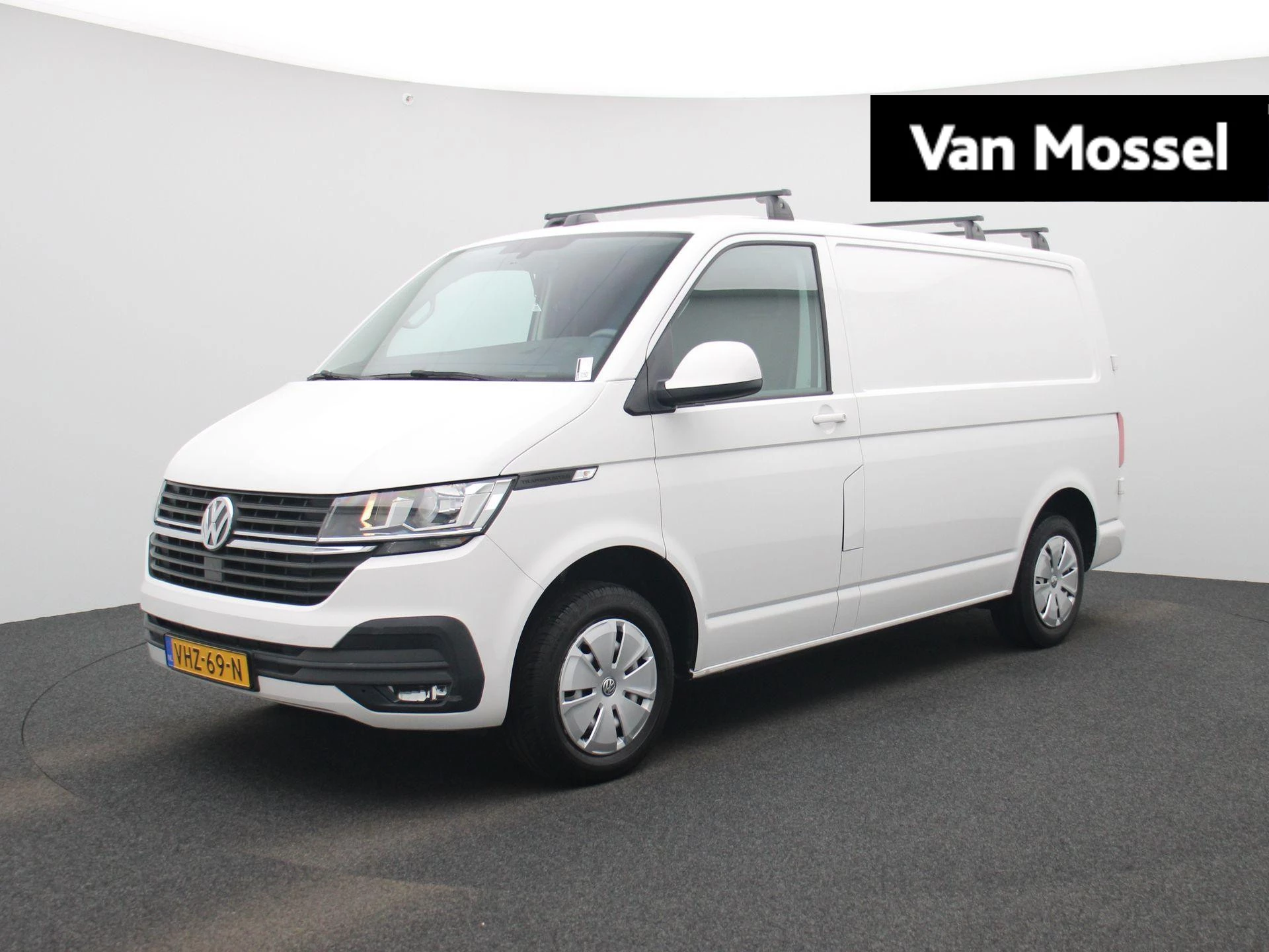 Volkswagen-Transporter-image-0