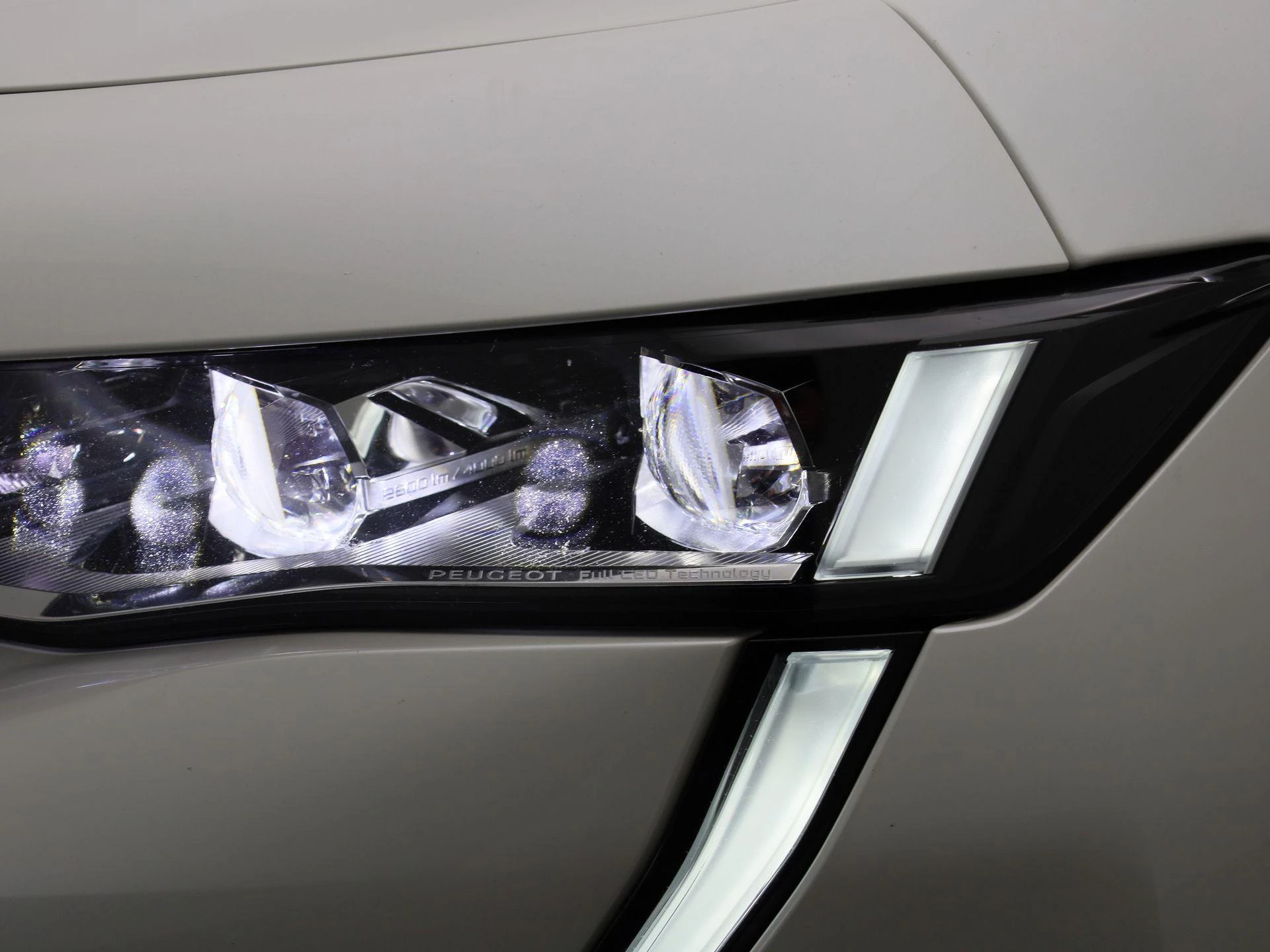 Peugeot-508-image-13