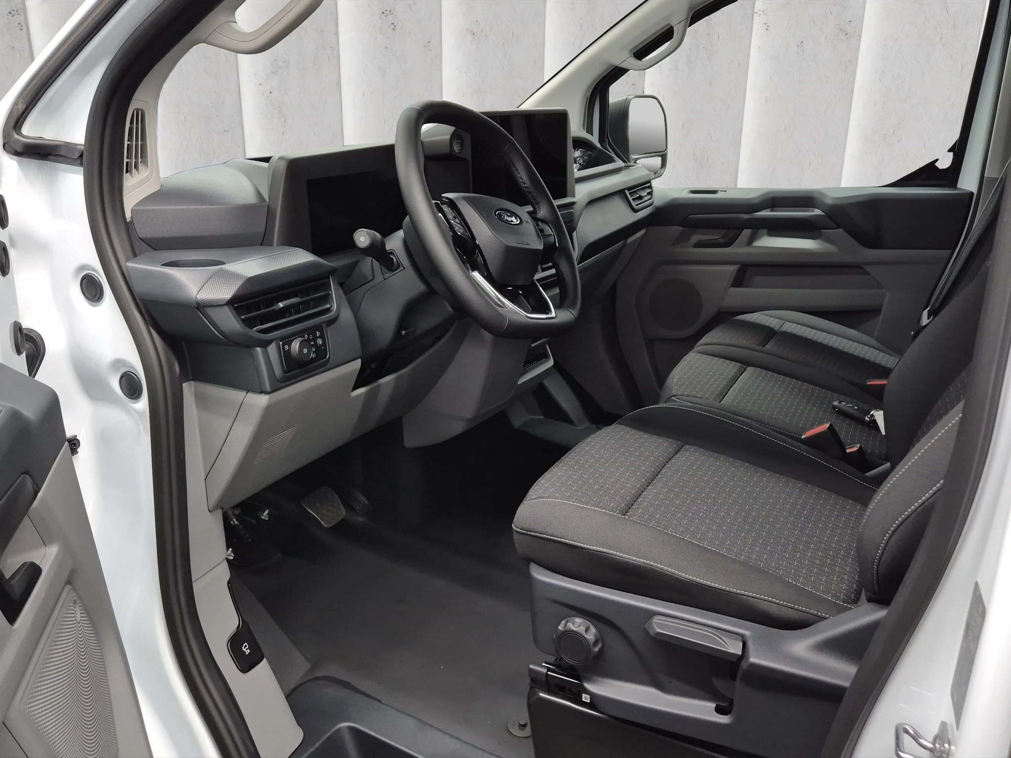 Ford-Transit Custom-image-9