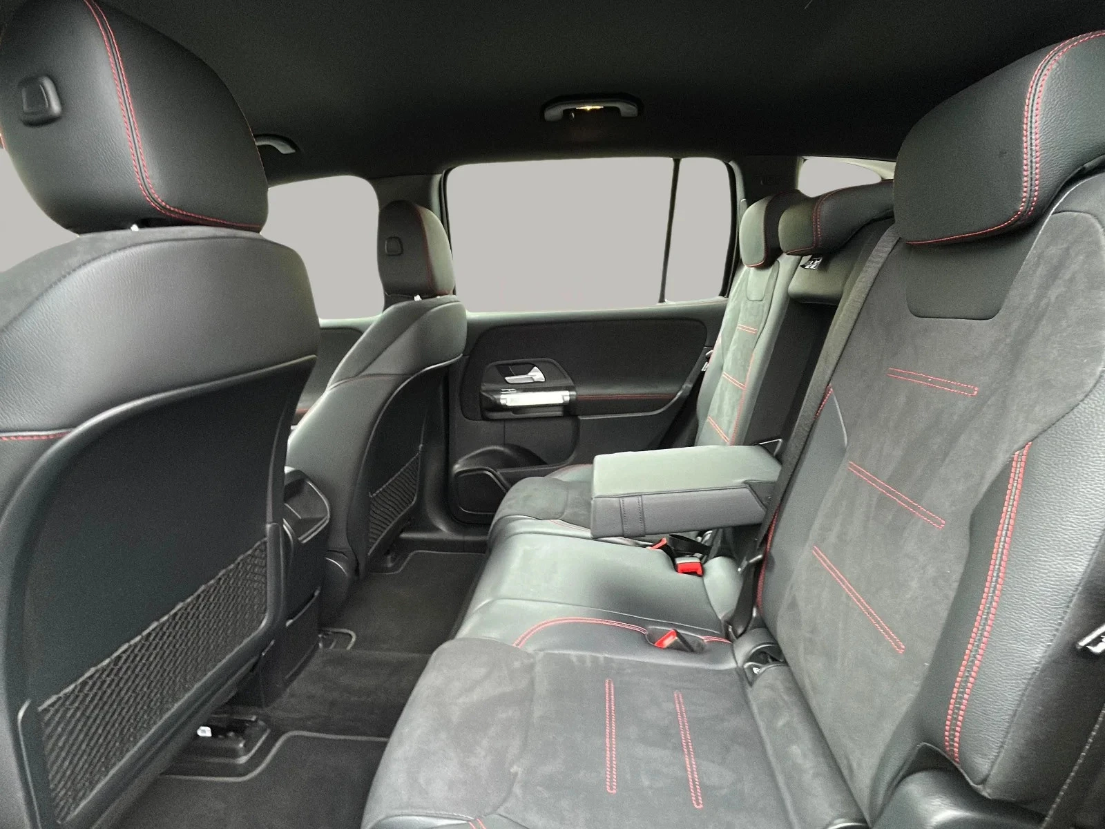 Mercedes-Benz-EQB-image-14