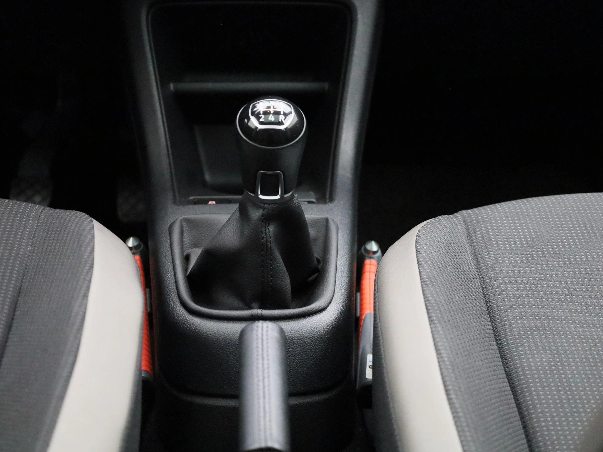 Volkswagen-up!-image-9