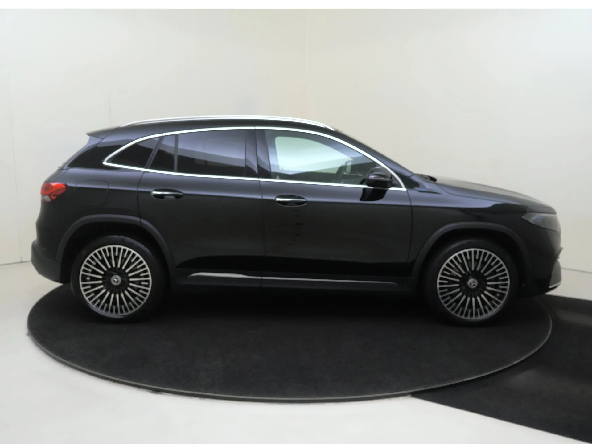 Mercedes-Benz EQA 350 4MATIC Edition 1 67 kWh