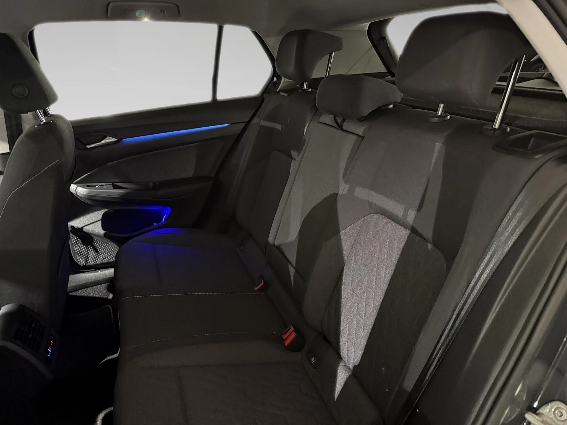 Volkswagen-Golf-image-10