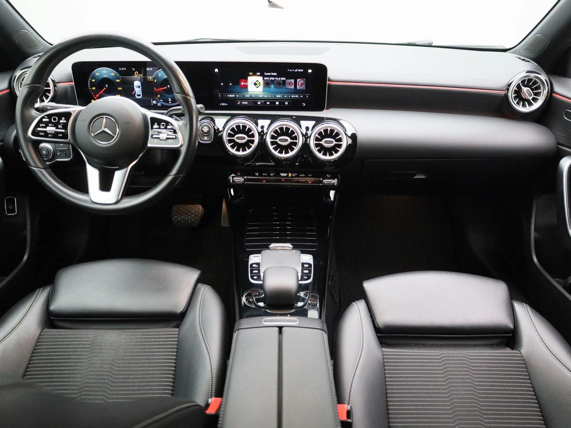 Mercedes-Benz-A-Klasse-image-7