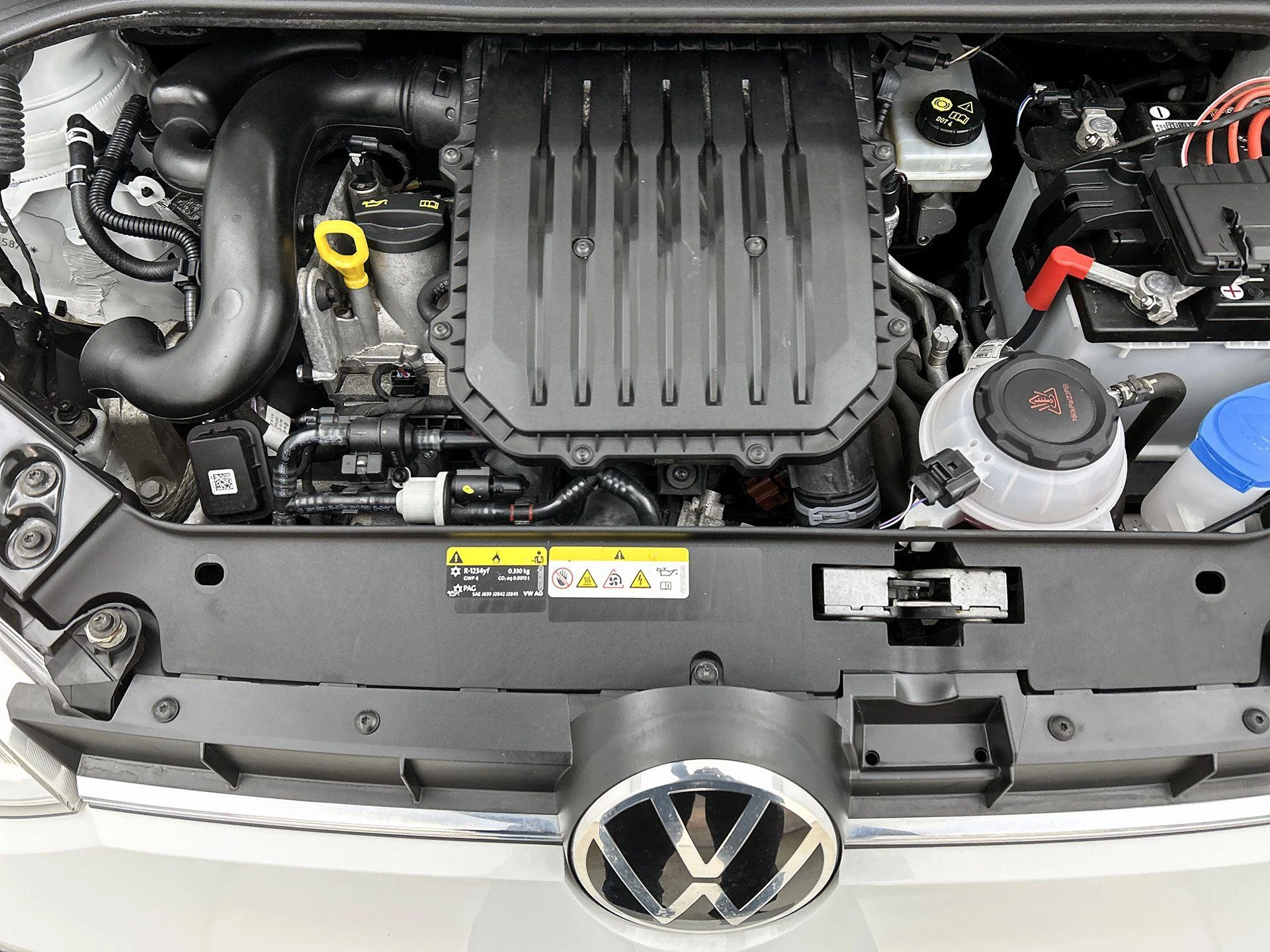 Volkswagen-up!-image-25
