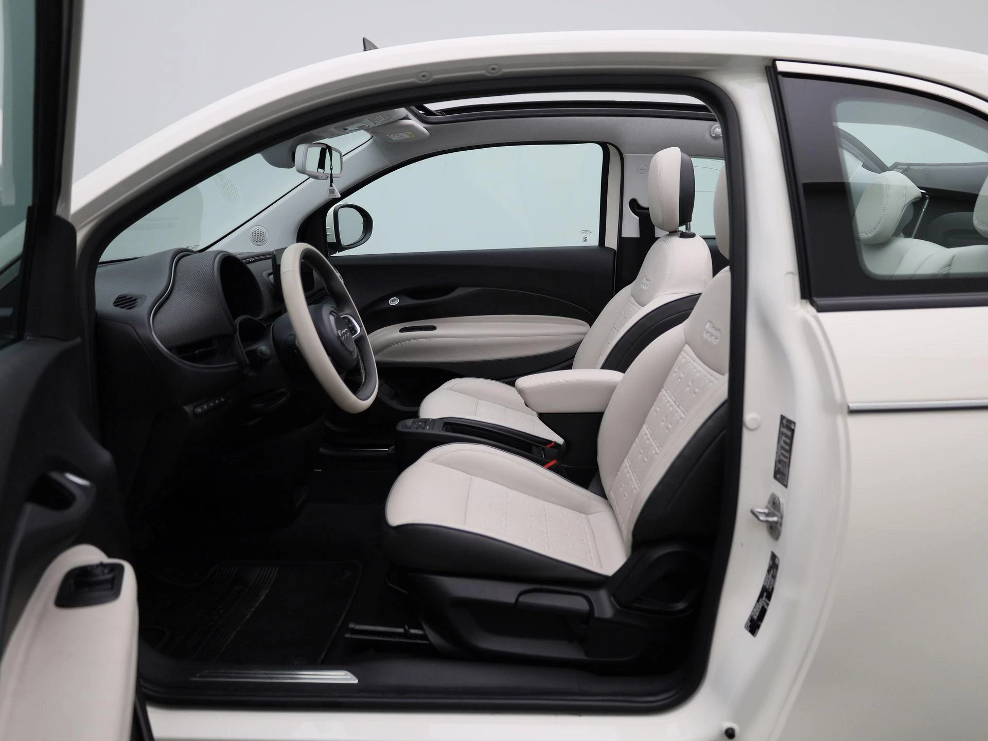 Fiat-500C-image-10