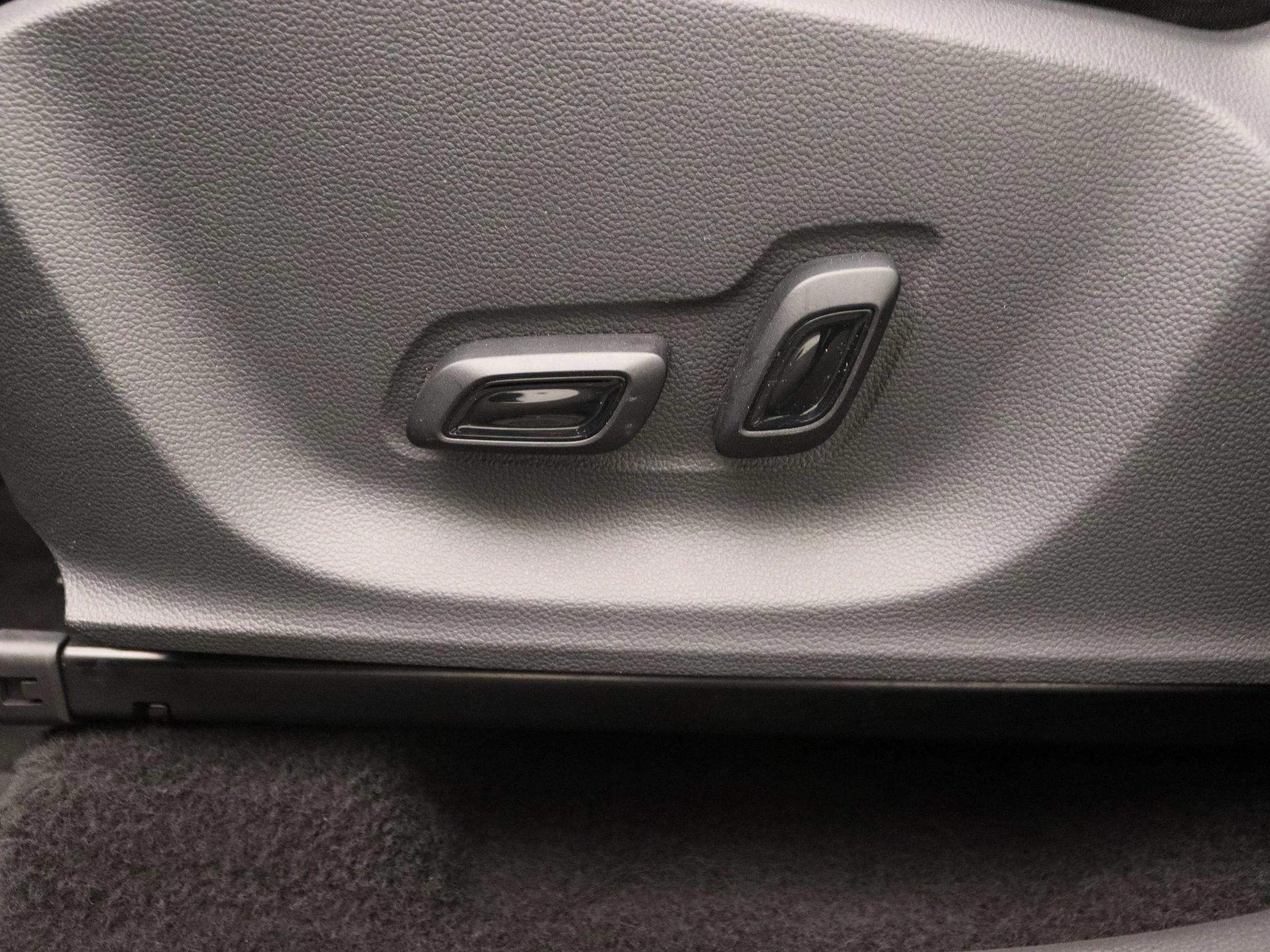 MG-ZS EV-image-12