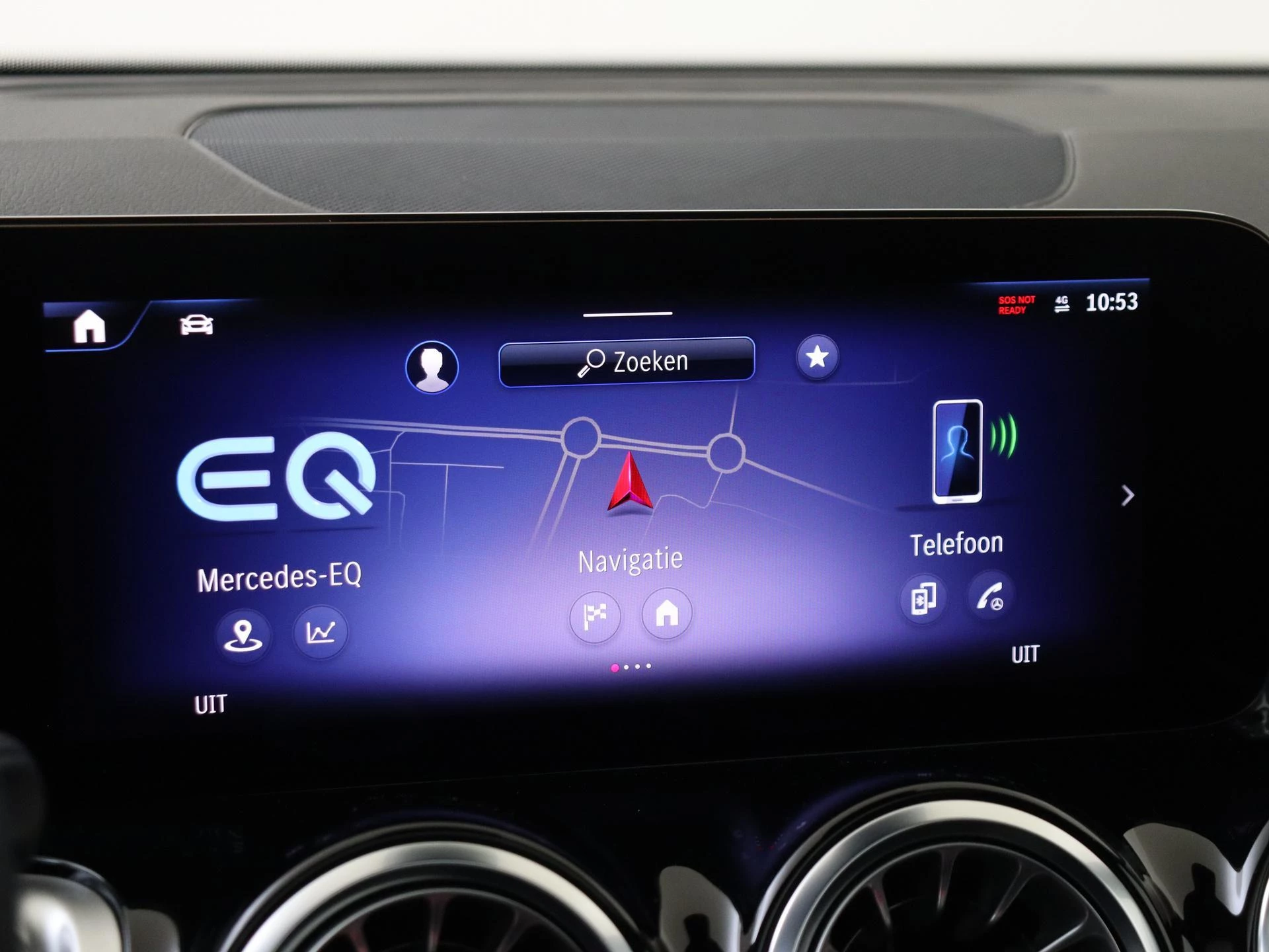 Mercedes-Benz-EQB-image-14