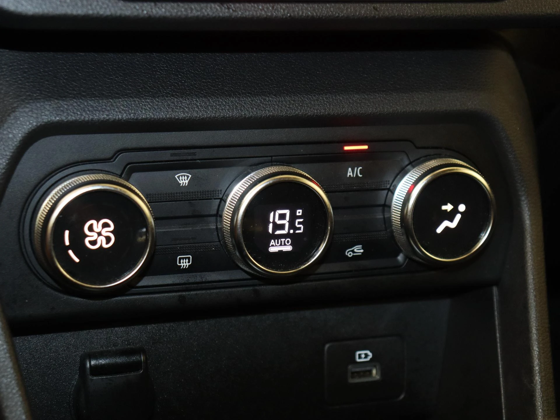 Dacia-Sandero Stepway-image-19