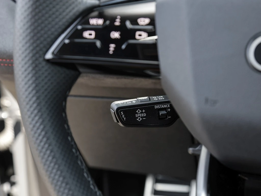 Audi Q6 e-tron quattro S line Matrix B&O ACC Kamea