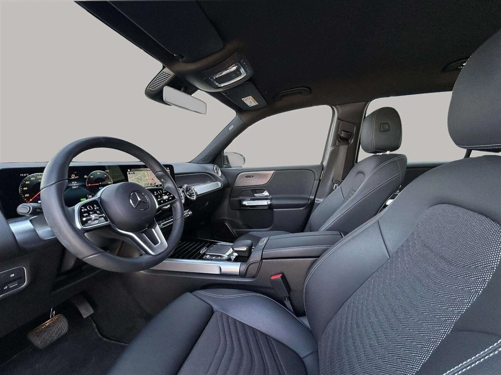 Mercedes-Benz-EQB-image-9