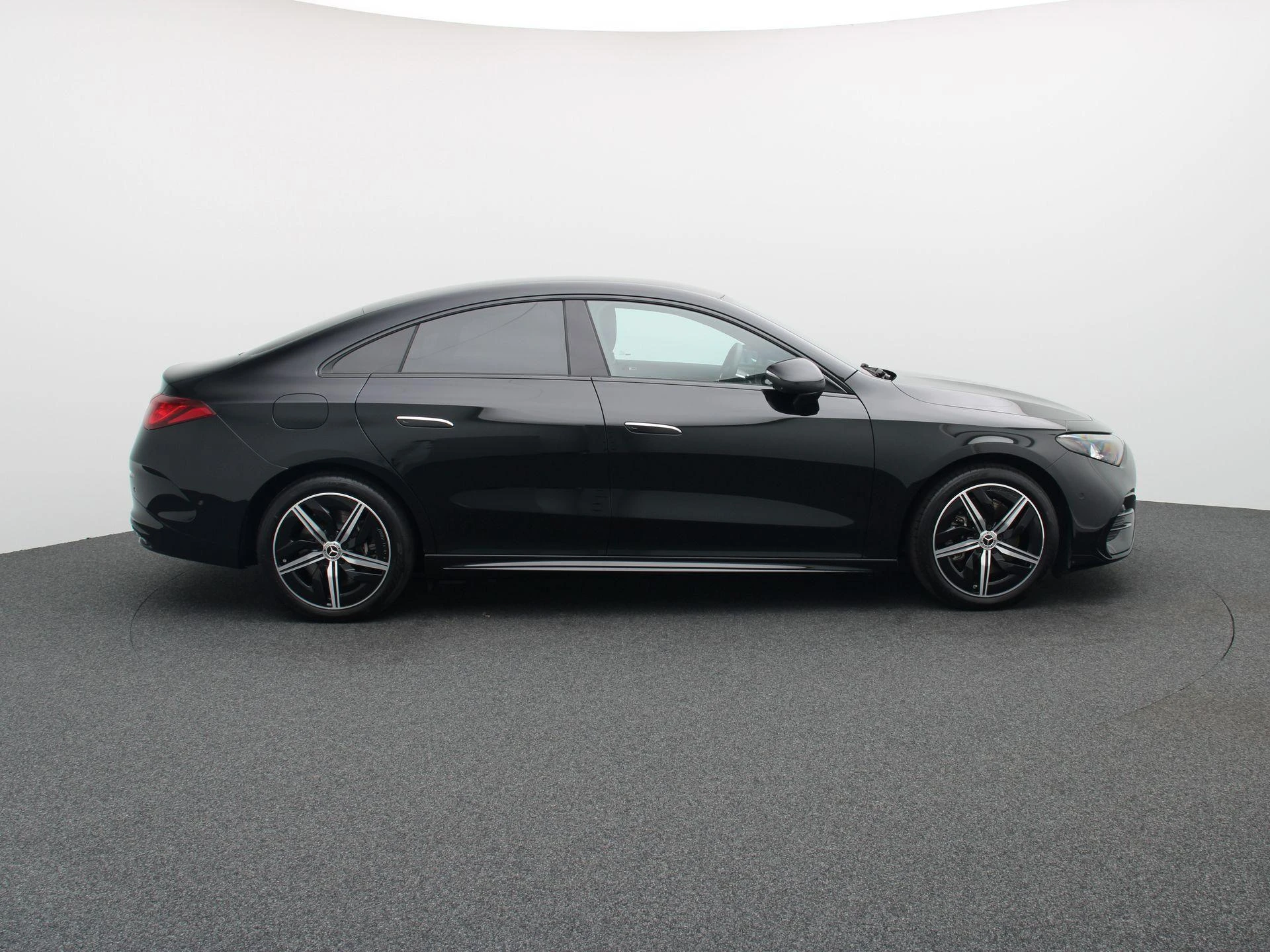 Mercedes-Benz-CLA-image-5