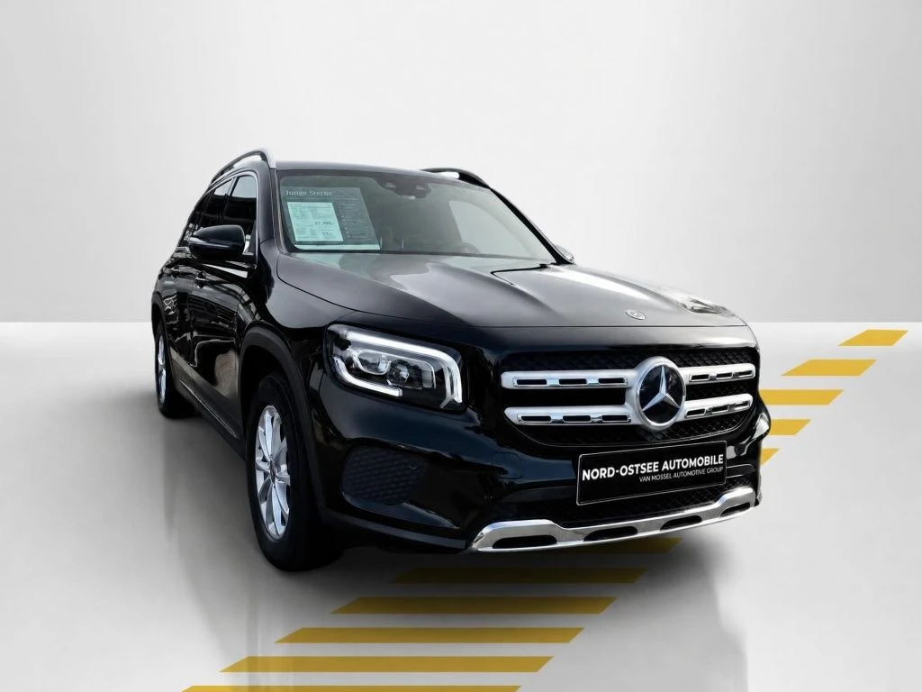 Mercedes-Benz-GLB 180-image-17