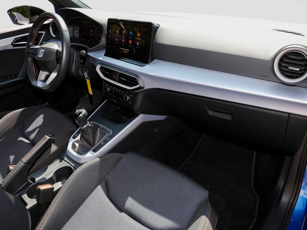 SEAT-Arona-image-7