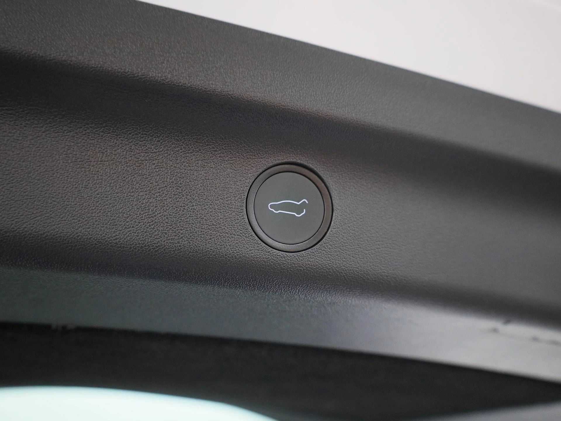 Tesla-Model Y-image-11
