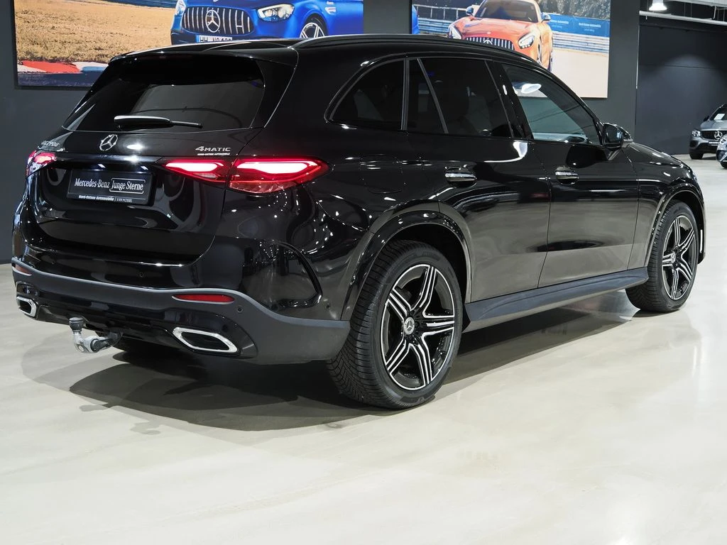 Mercedes-Benz-GLC 220 d-image-5