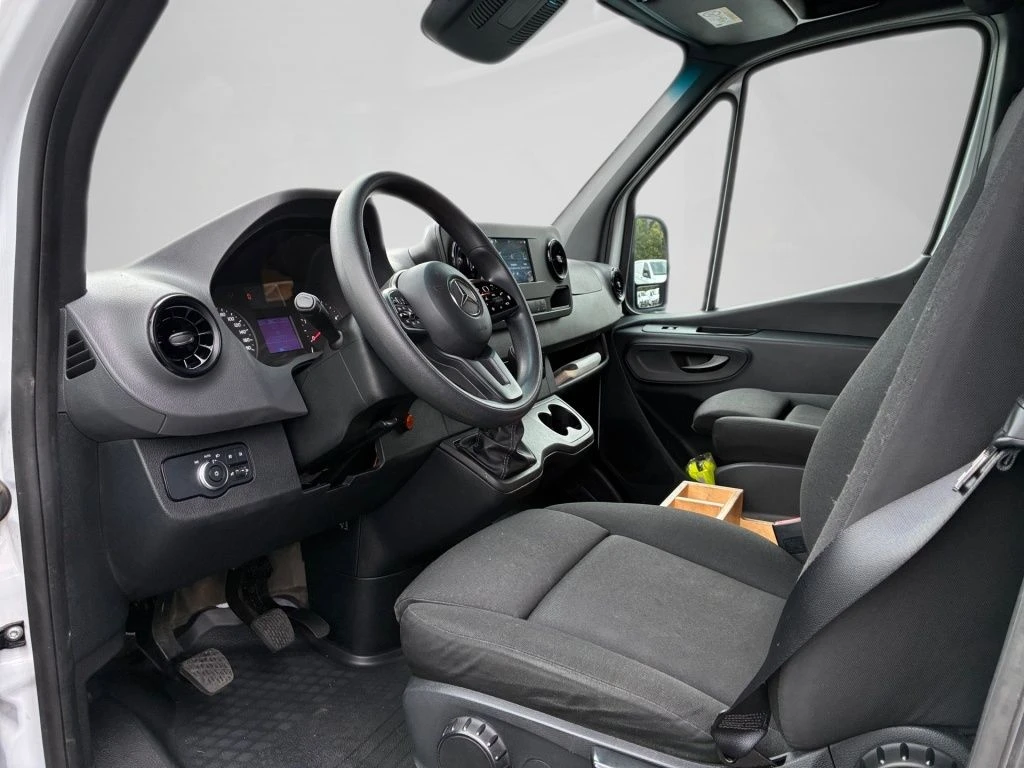Mercedes-Benz-Sprinter 317-image-10