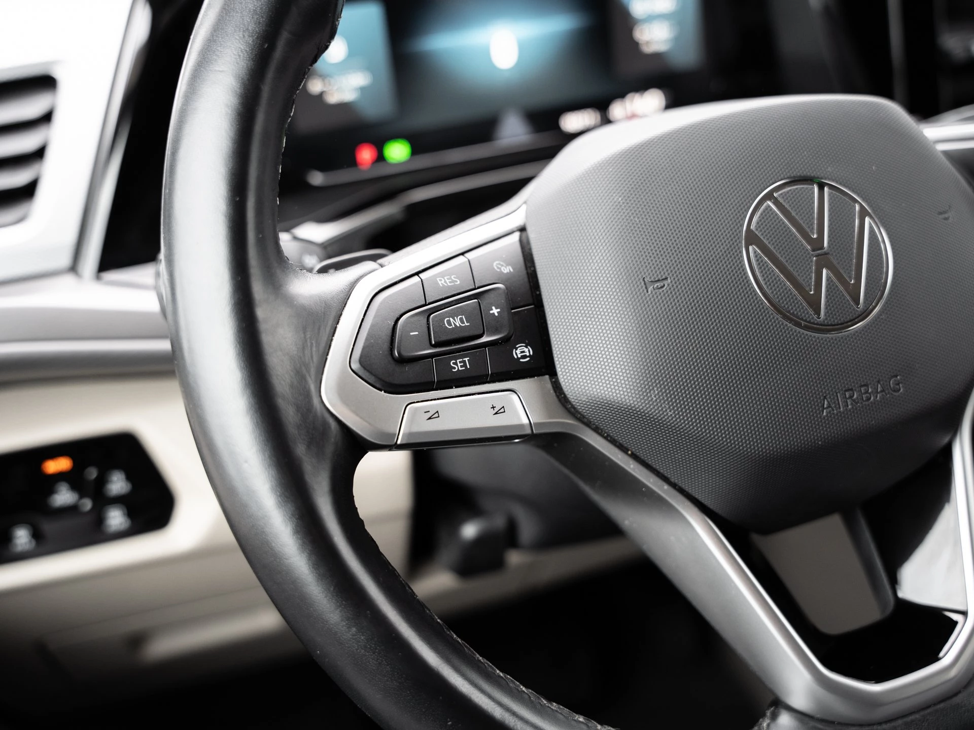 Volkswagen Multivan T7 2.0 TDI GJR*NAVI*KLIMA*LMF*LED* PDC*7-SITZER