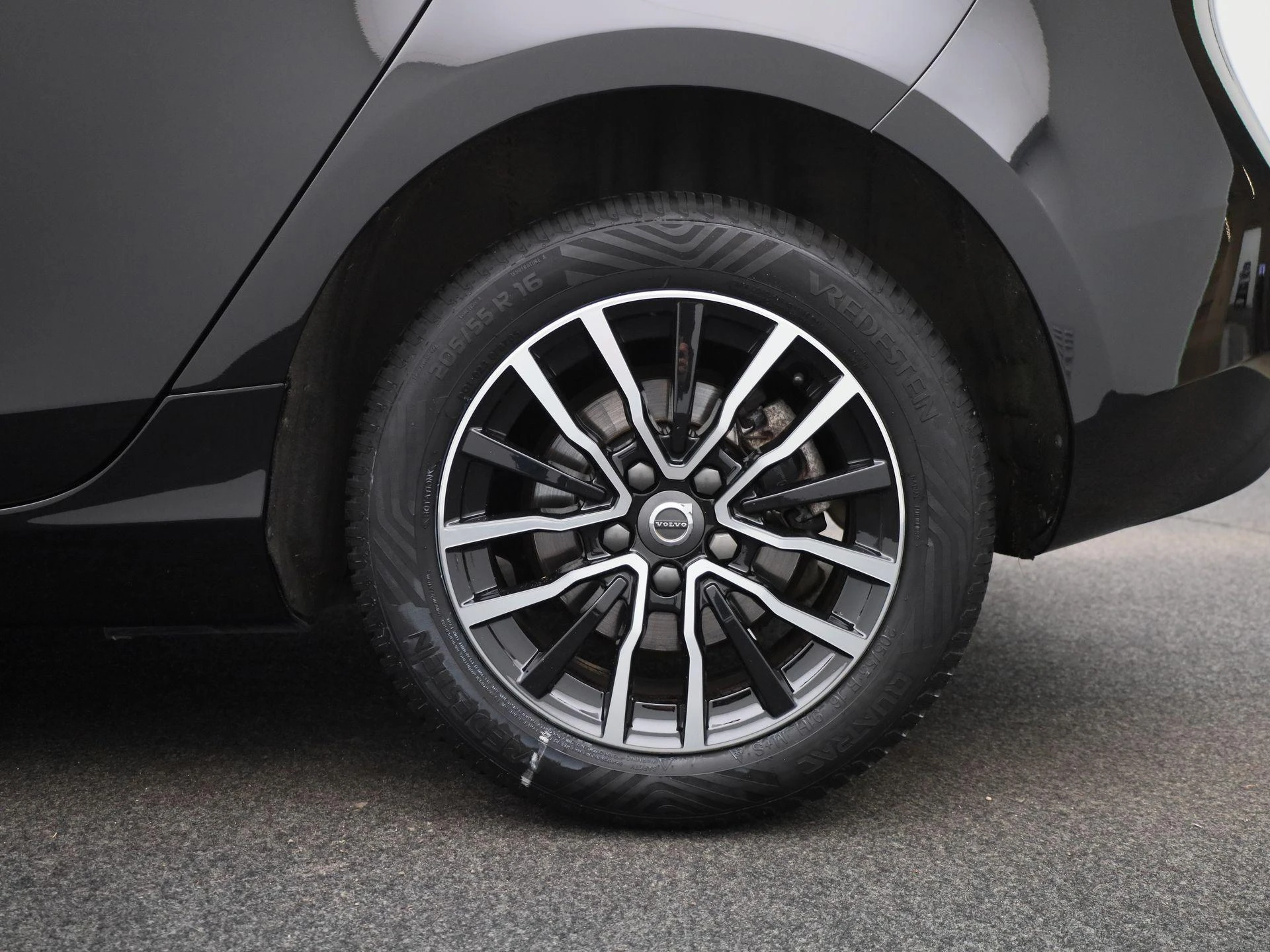 Volvo-V40-image-13