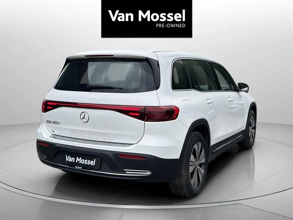 Mercedes-Benz-EQB-image-4