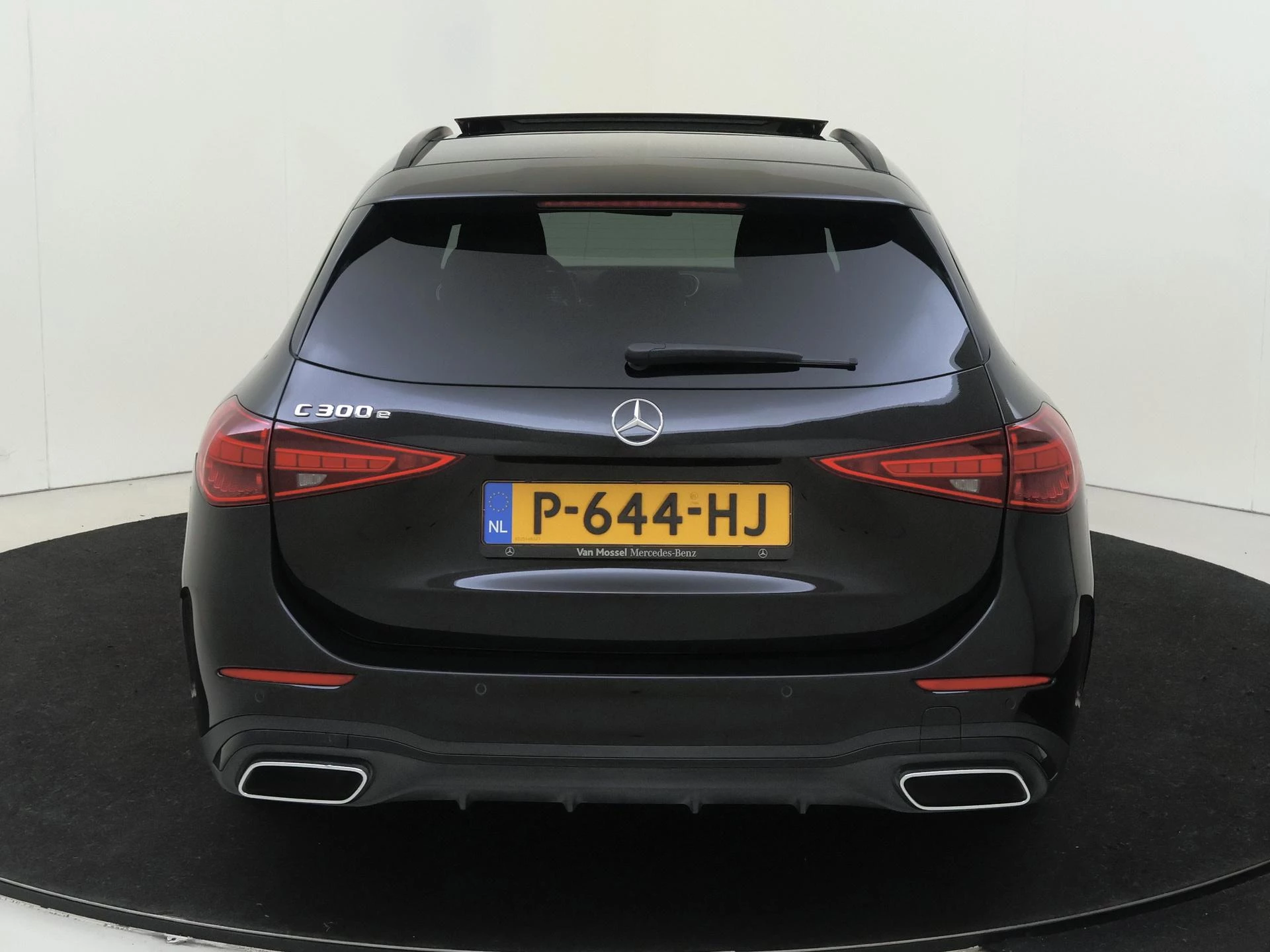 Mercedes-Benz-C-Klasse-image-6