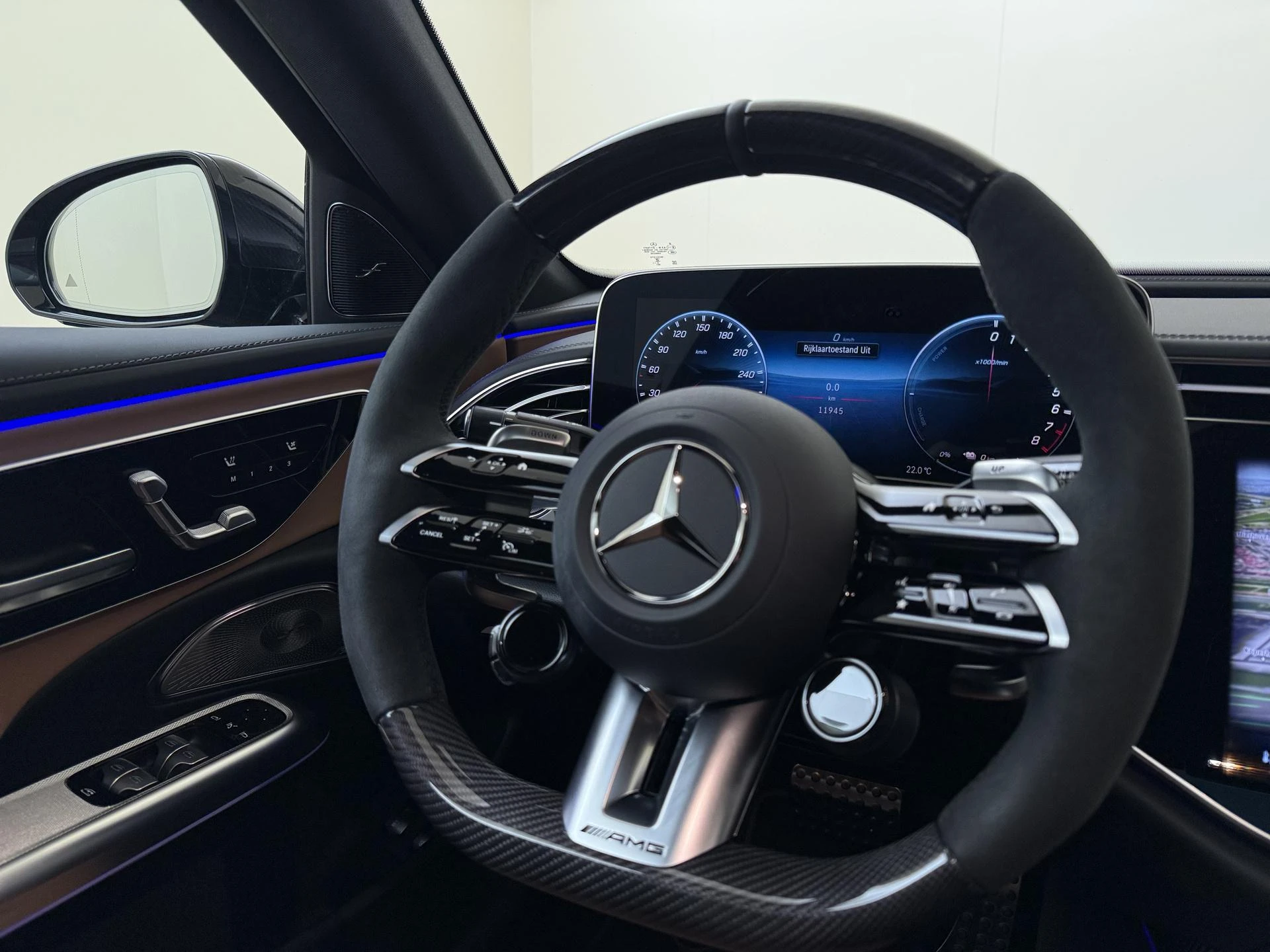 Mercedes-Benz-E-Klasse-image-9