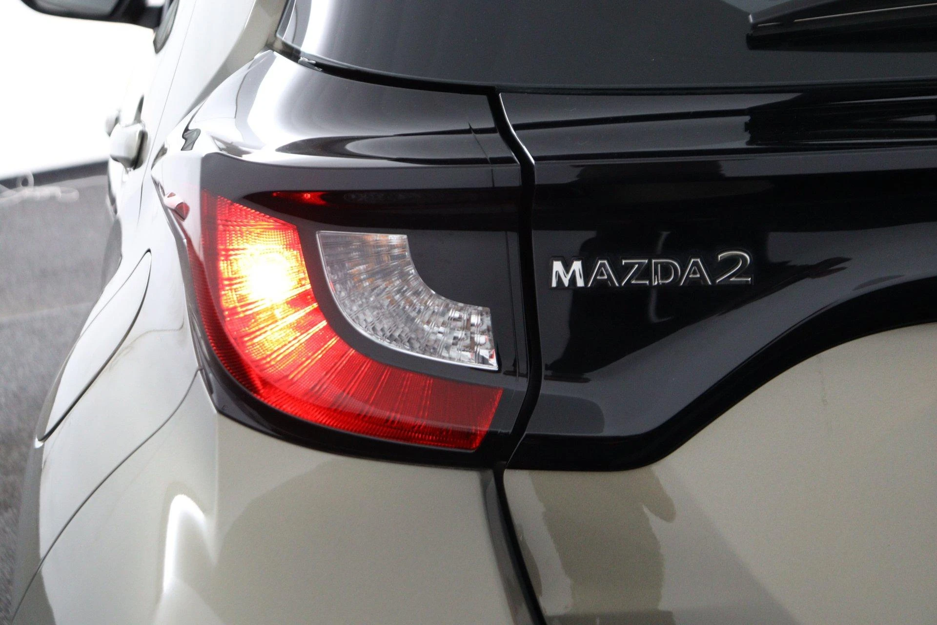 Mazda-2 Hybrid-image-58