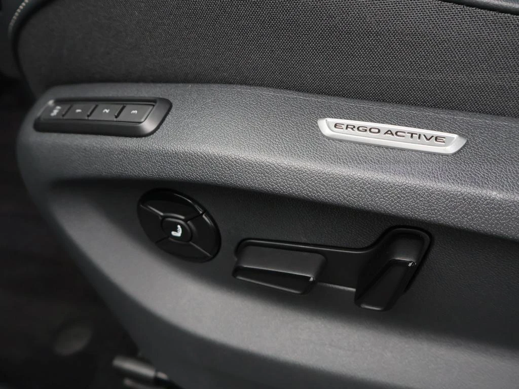 Volkswagen-Tiguan-image-16