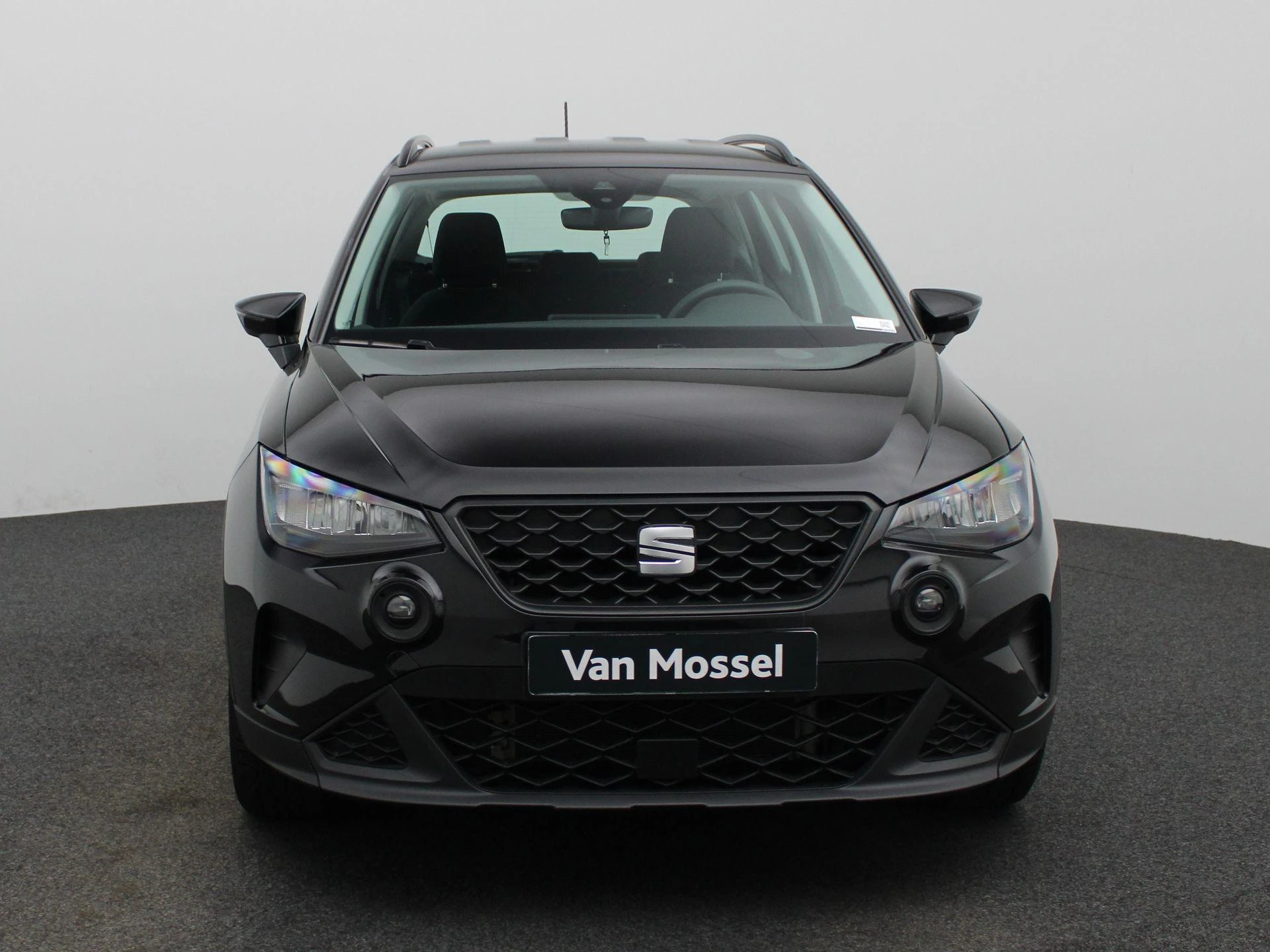 SEAT-Arona-image-2