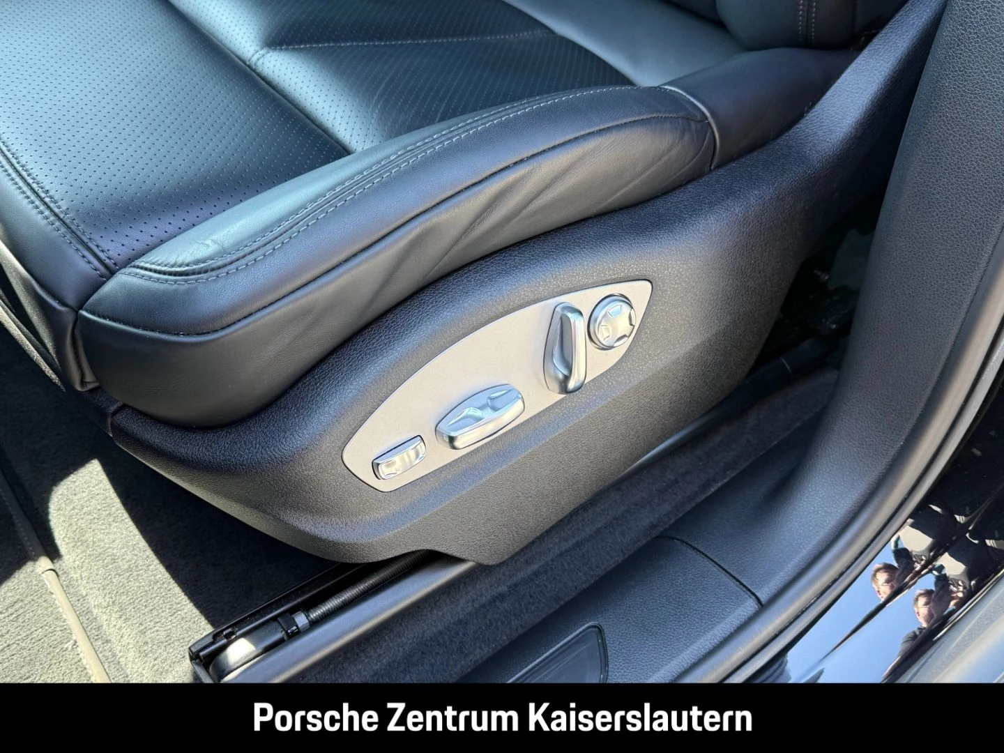 Porsche Macan Sportabgasanlage BOSE Luftfederung 20-Zoll -