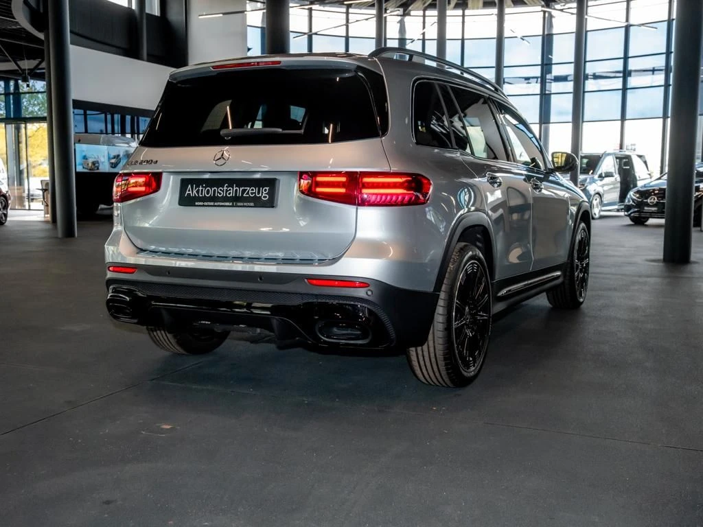 Mercedes-Benz-GLB 200 d-image-4