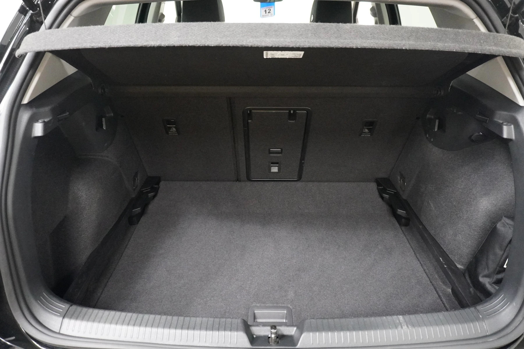 Volkswagen-Golf-image-14