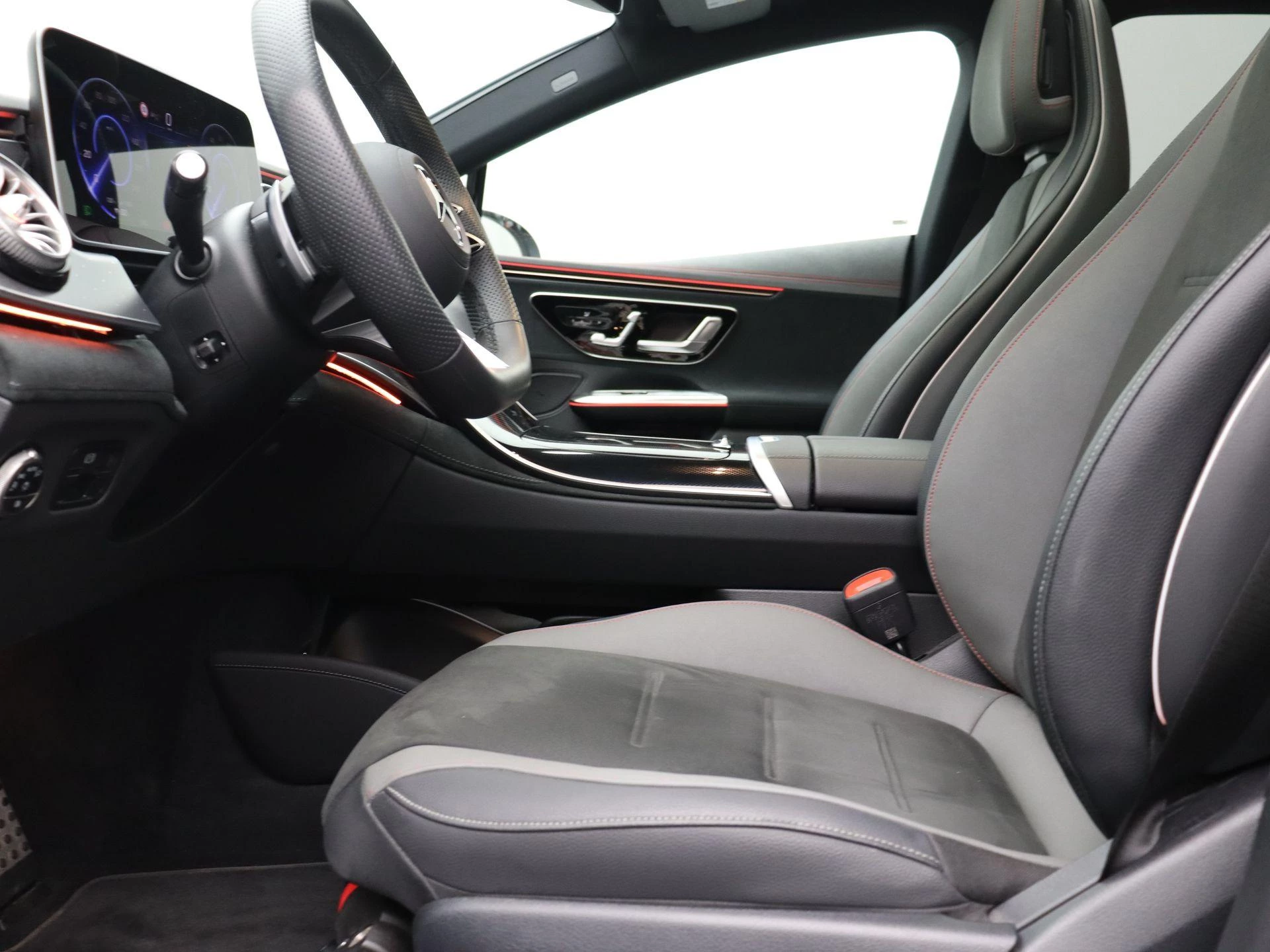 Mercedes-Benz EQE 300 AMG Line + AIRMATIC + PANORAMISCH DAK +