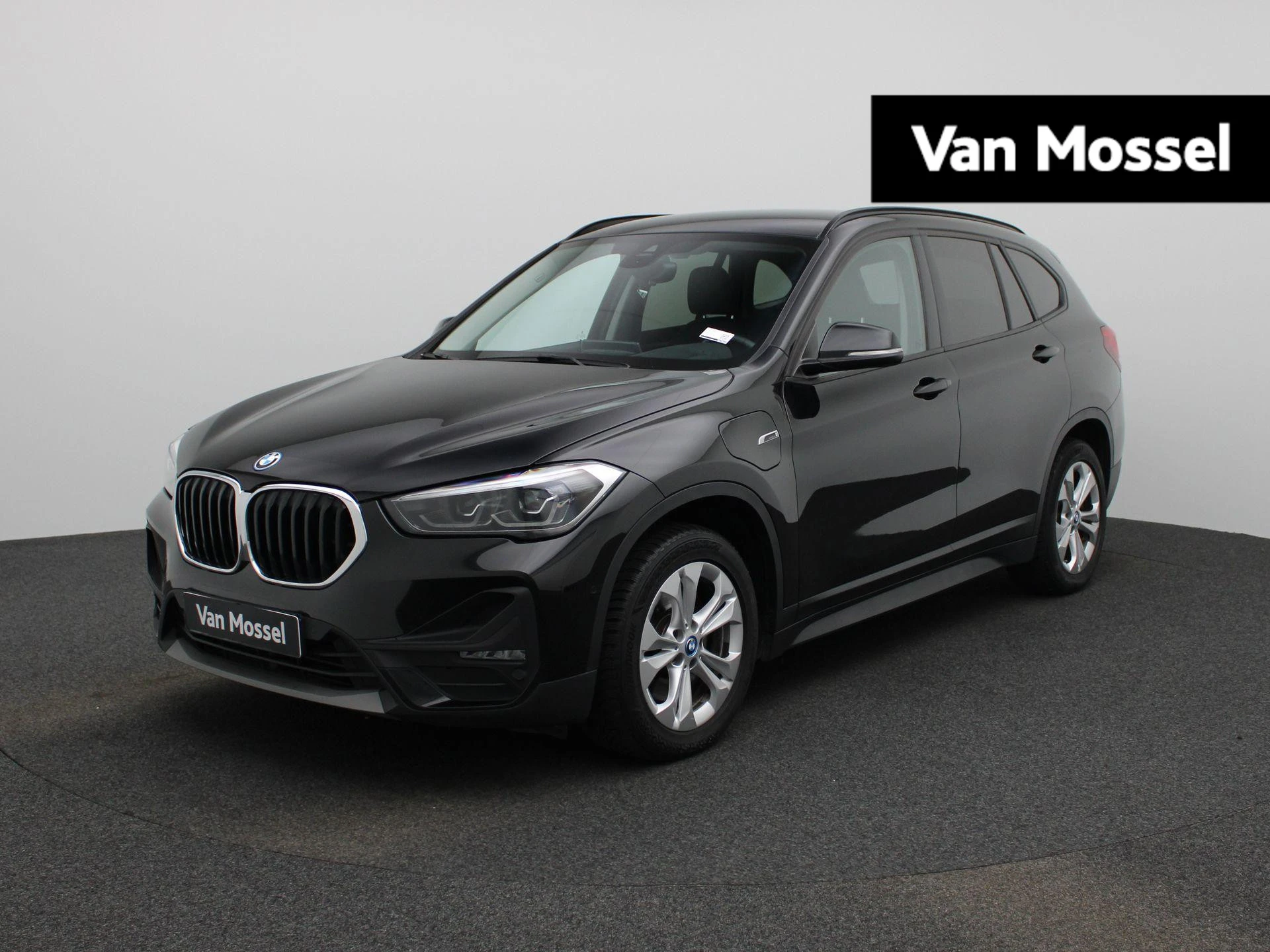 BMW-X1-image-0