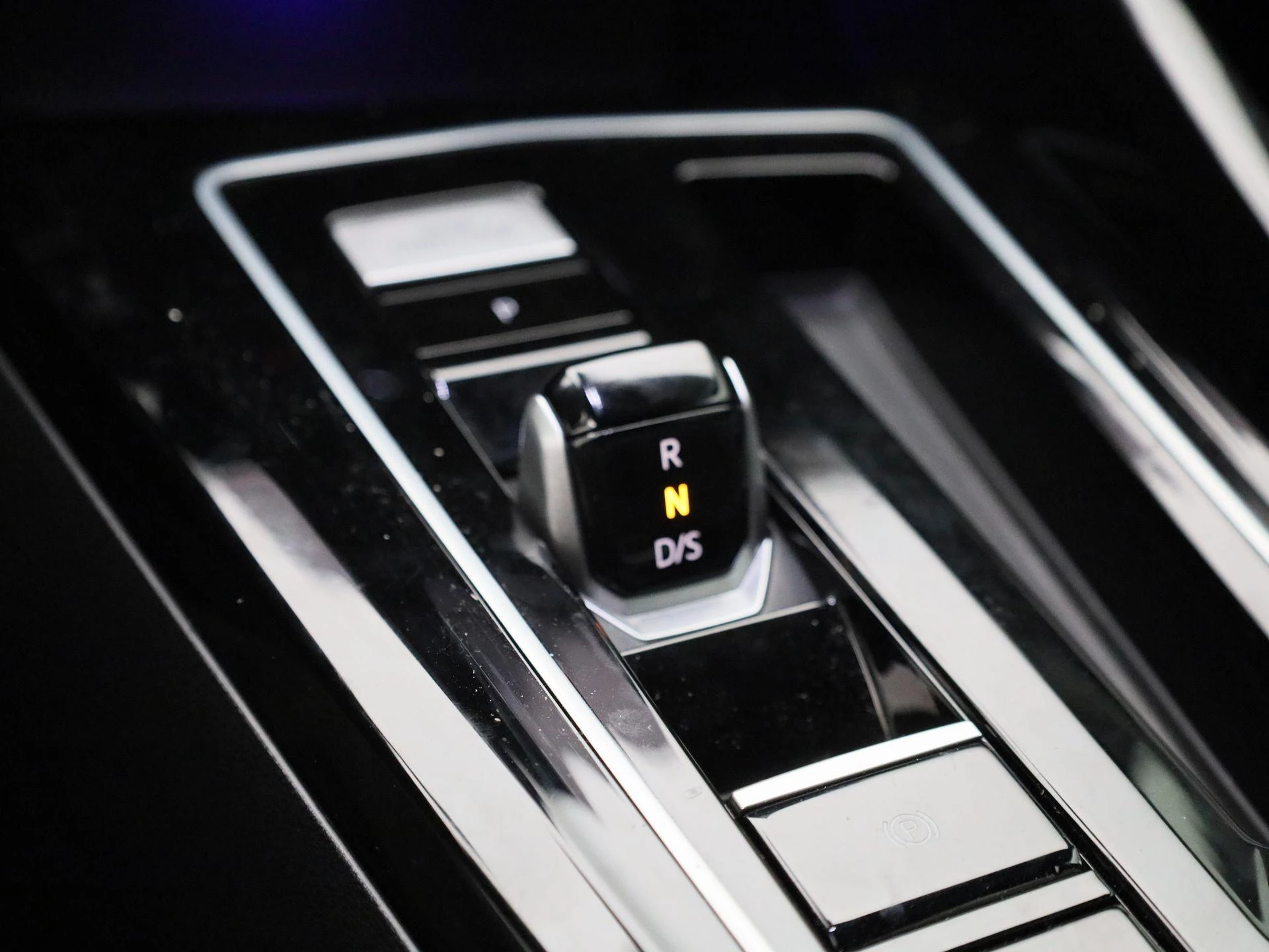 Volkswagen-Golf-image-18