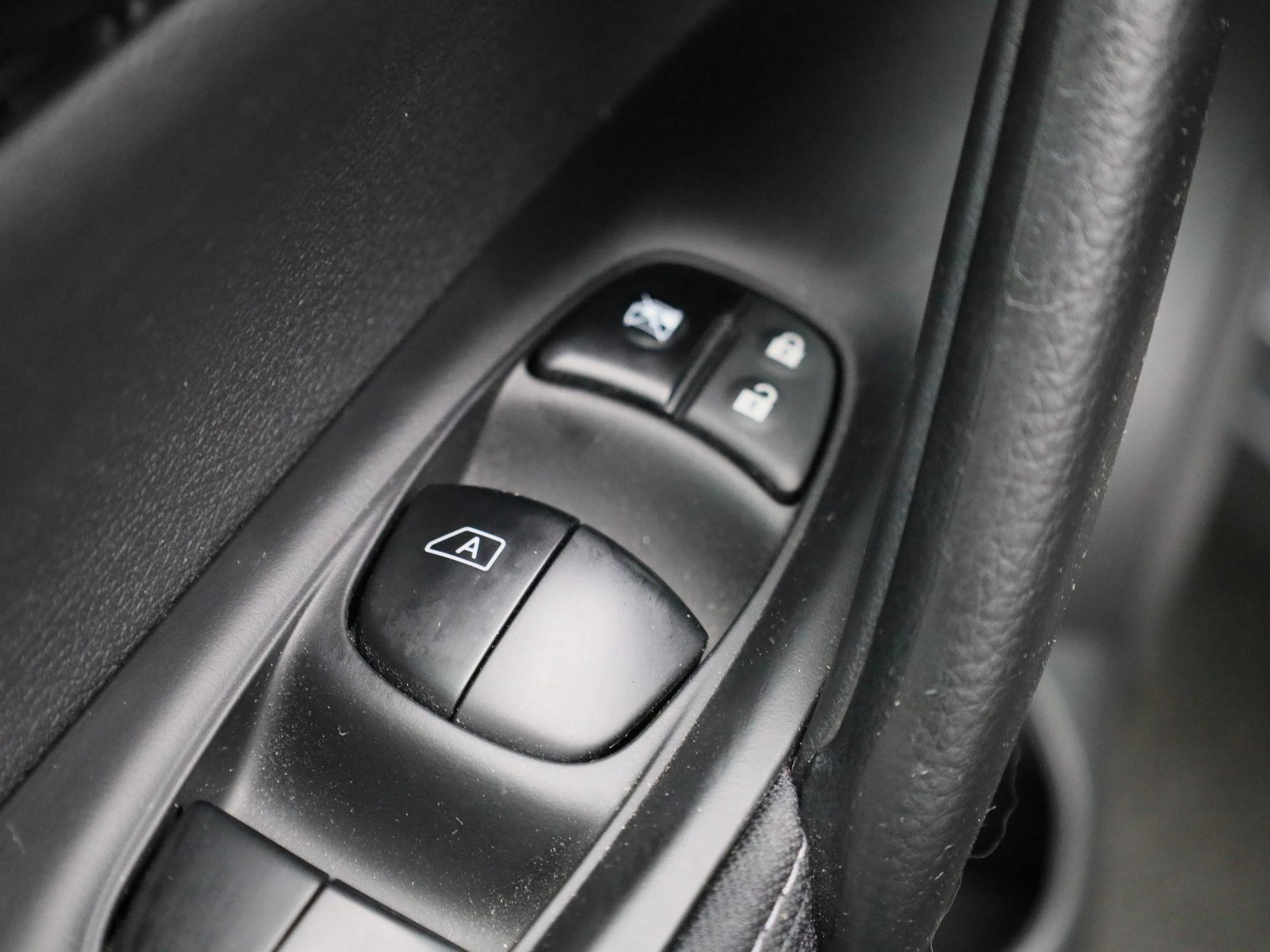 Nissan-QASHQAI-image-30