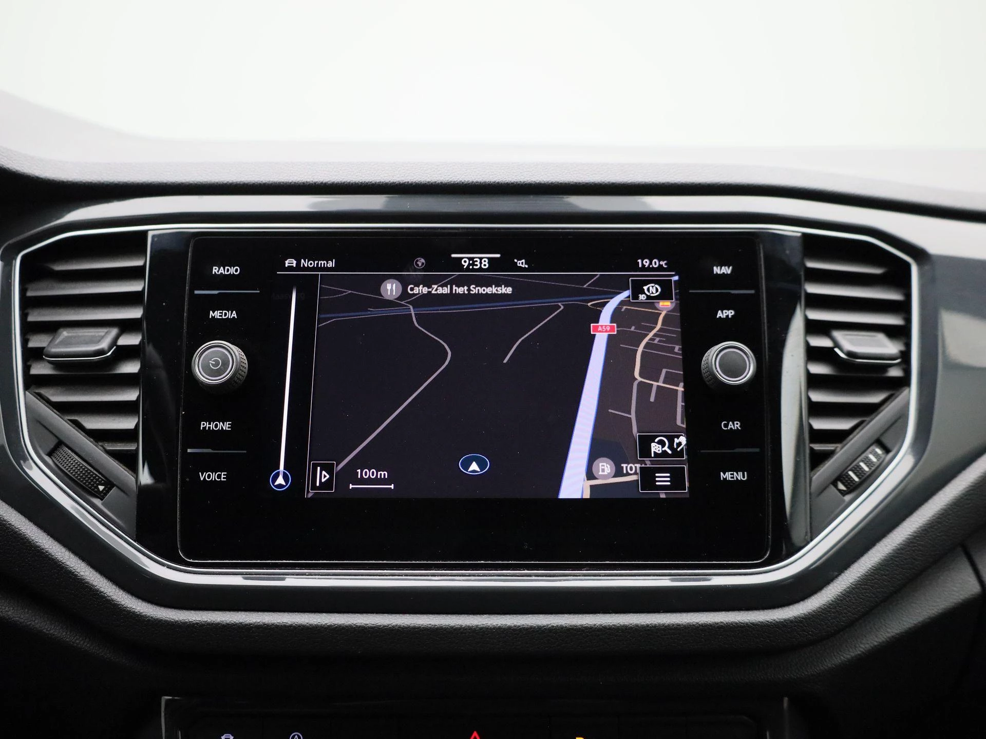 Volkswagen-T-Roc-image-16
