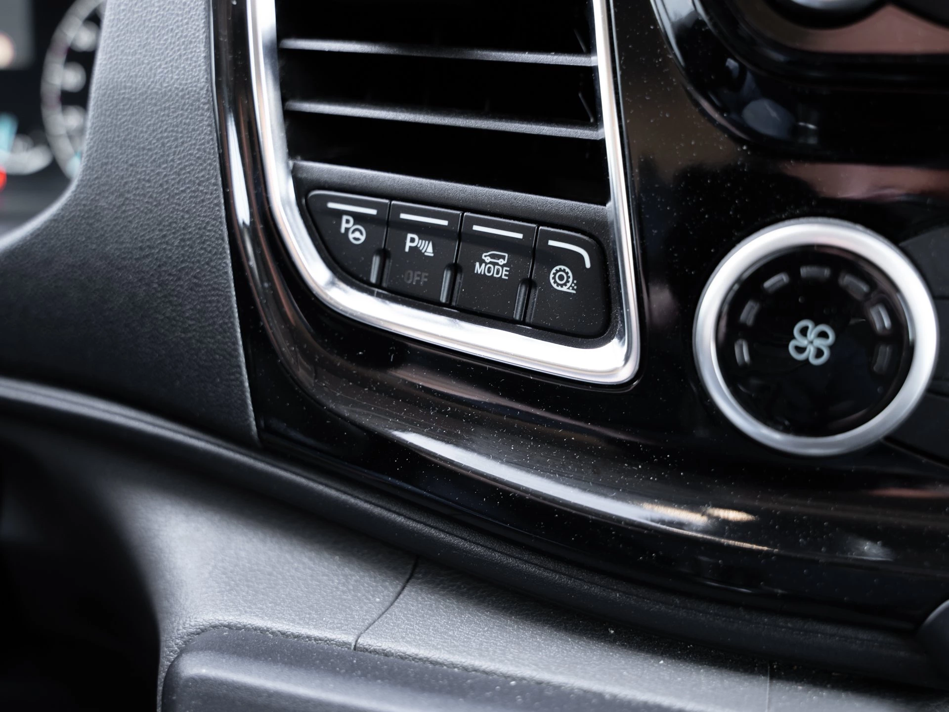 Ford-Transit-image-14