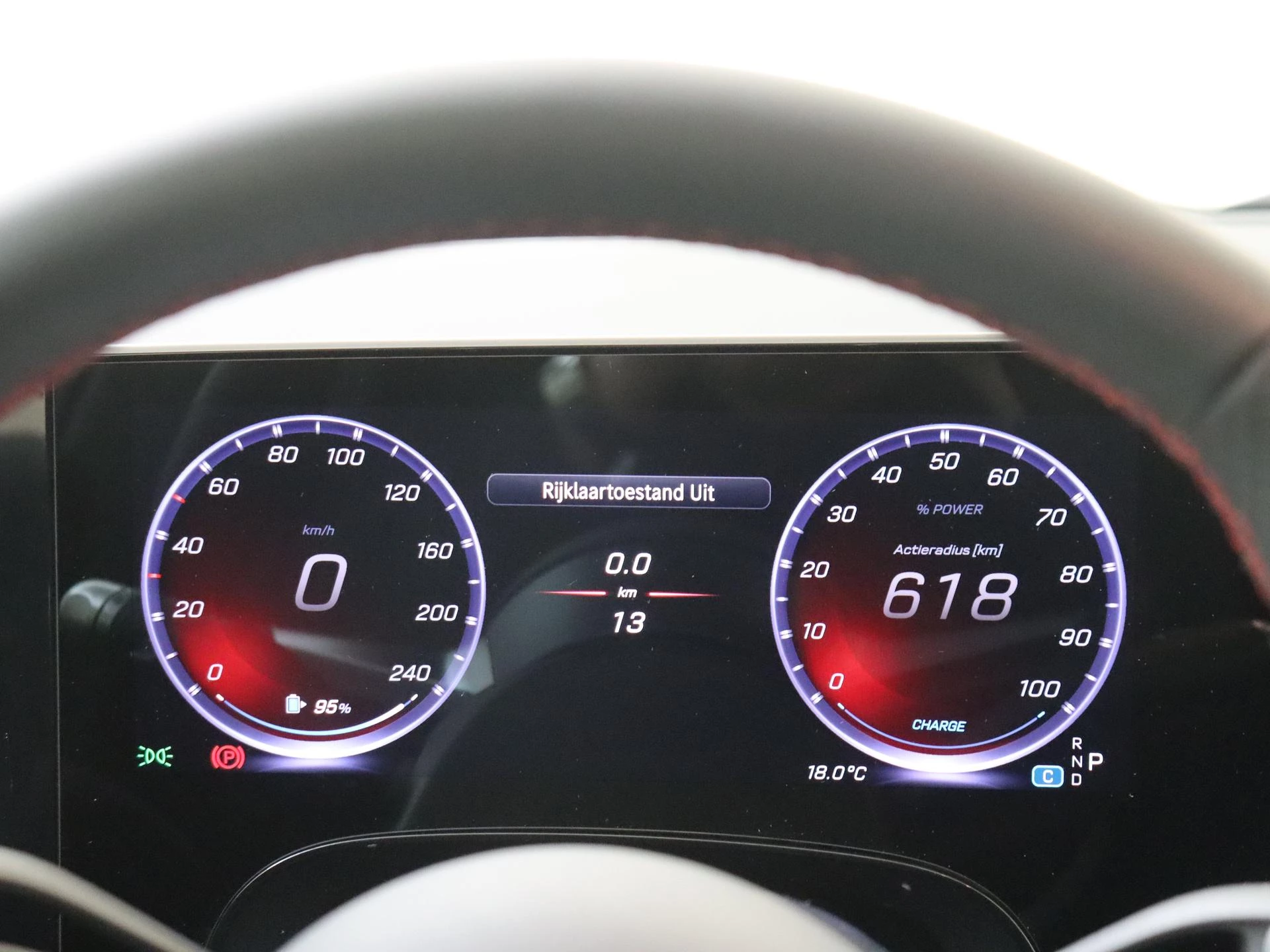 Mercedes-Benz-CLA-image-11