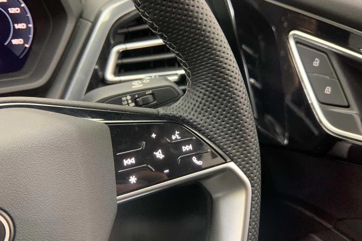 Audi-Q4 Sportback e-tron-image-21