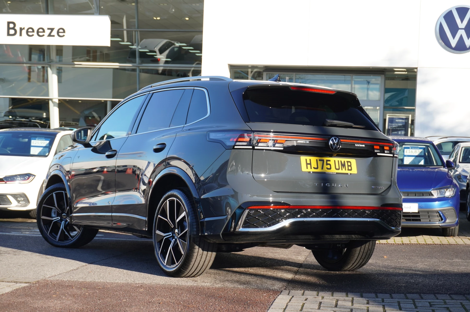 Volkswagen-Tiguan-image-2