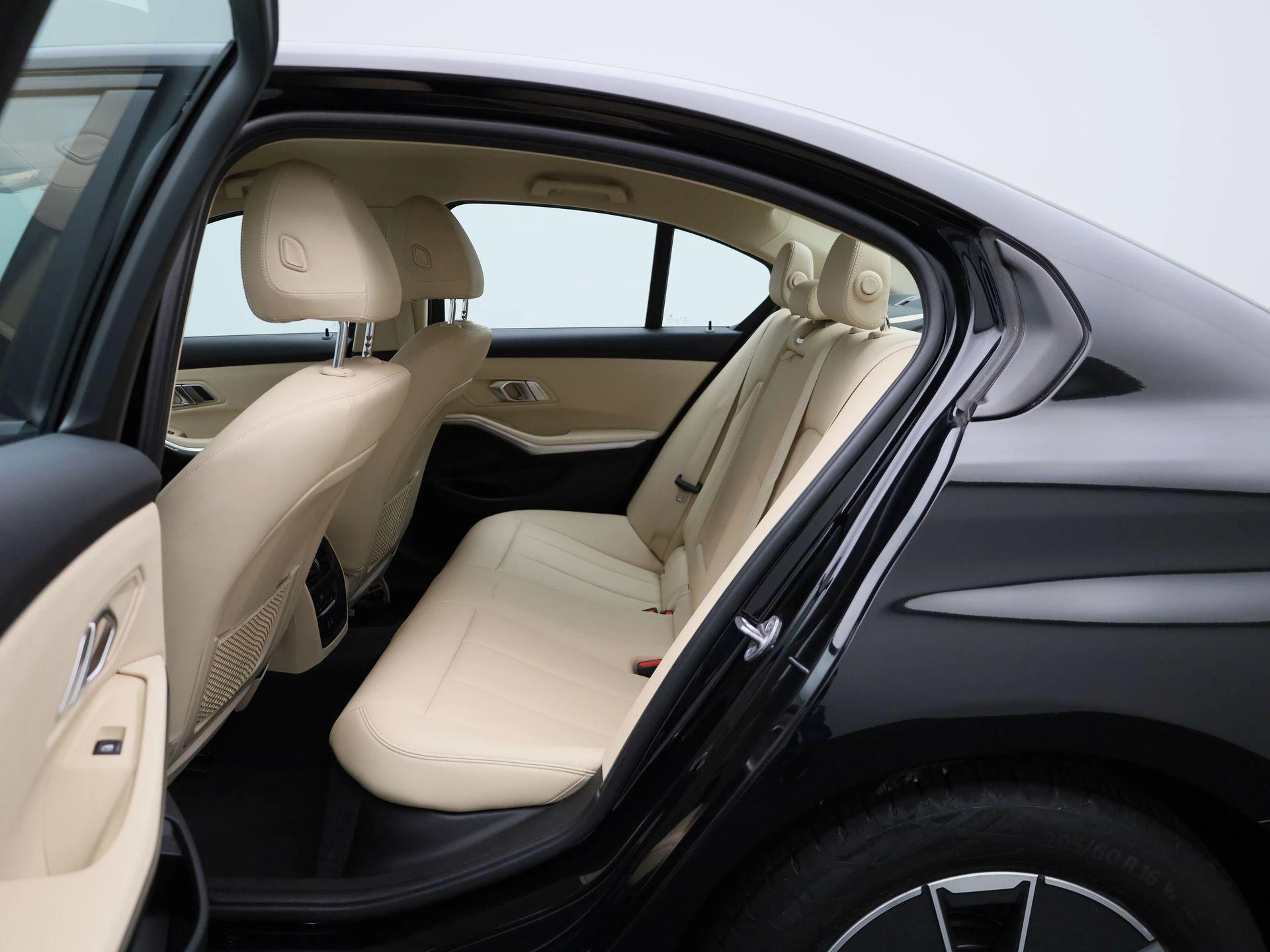 BMW-3 Serie-image-10