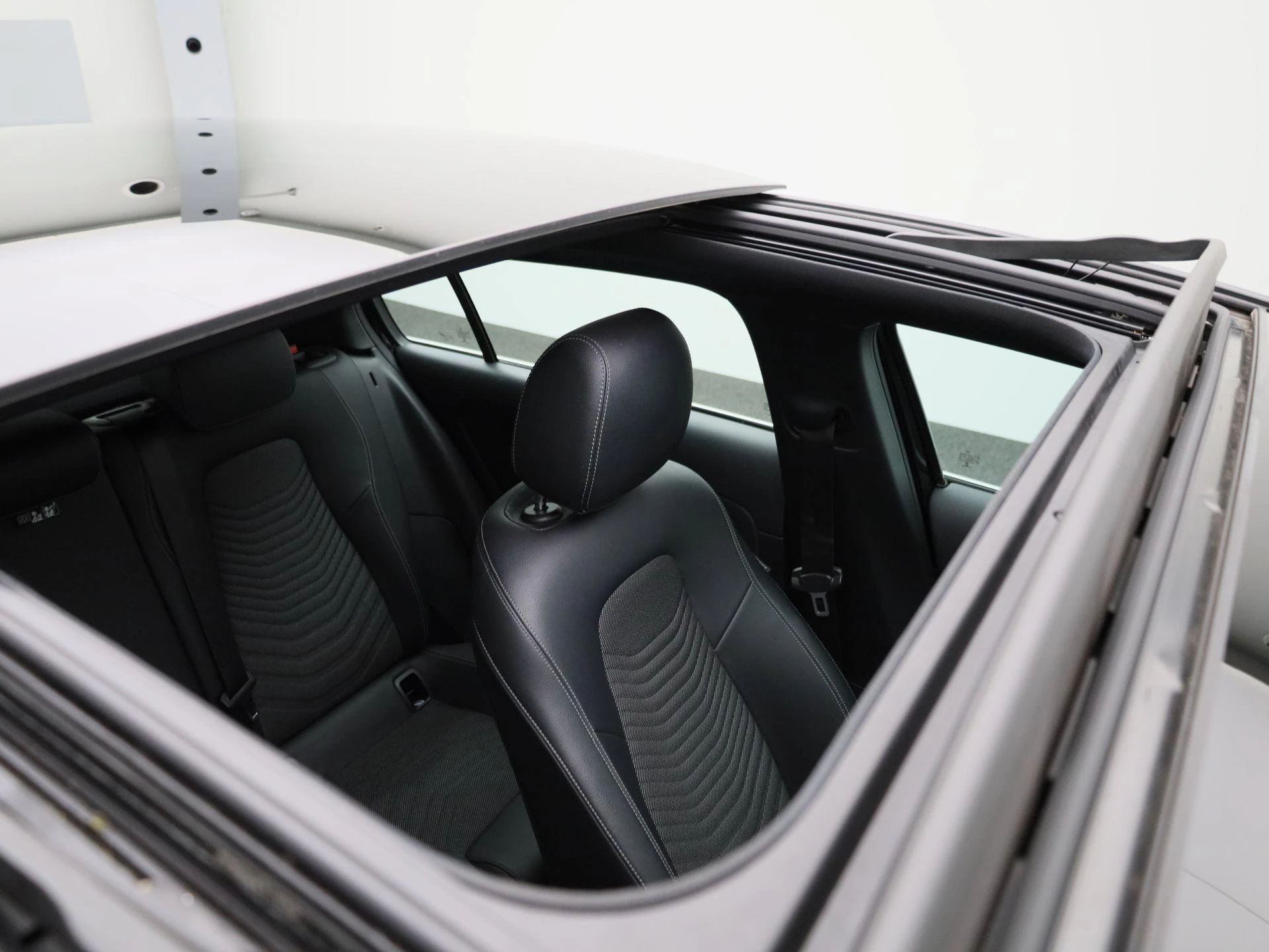 Mercedes-Benz-A-Klasse-image-35