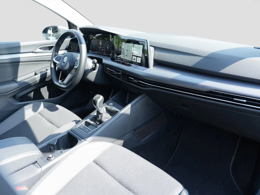Volkswagen-Golf-image-7