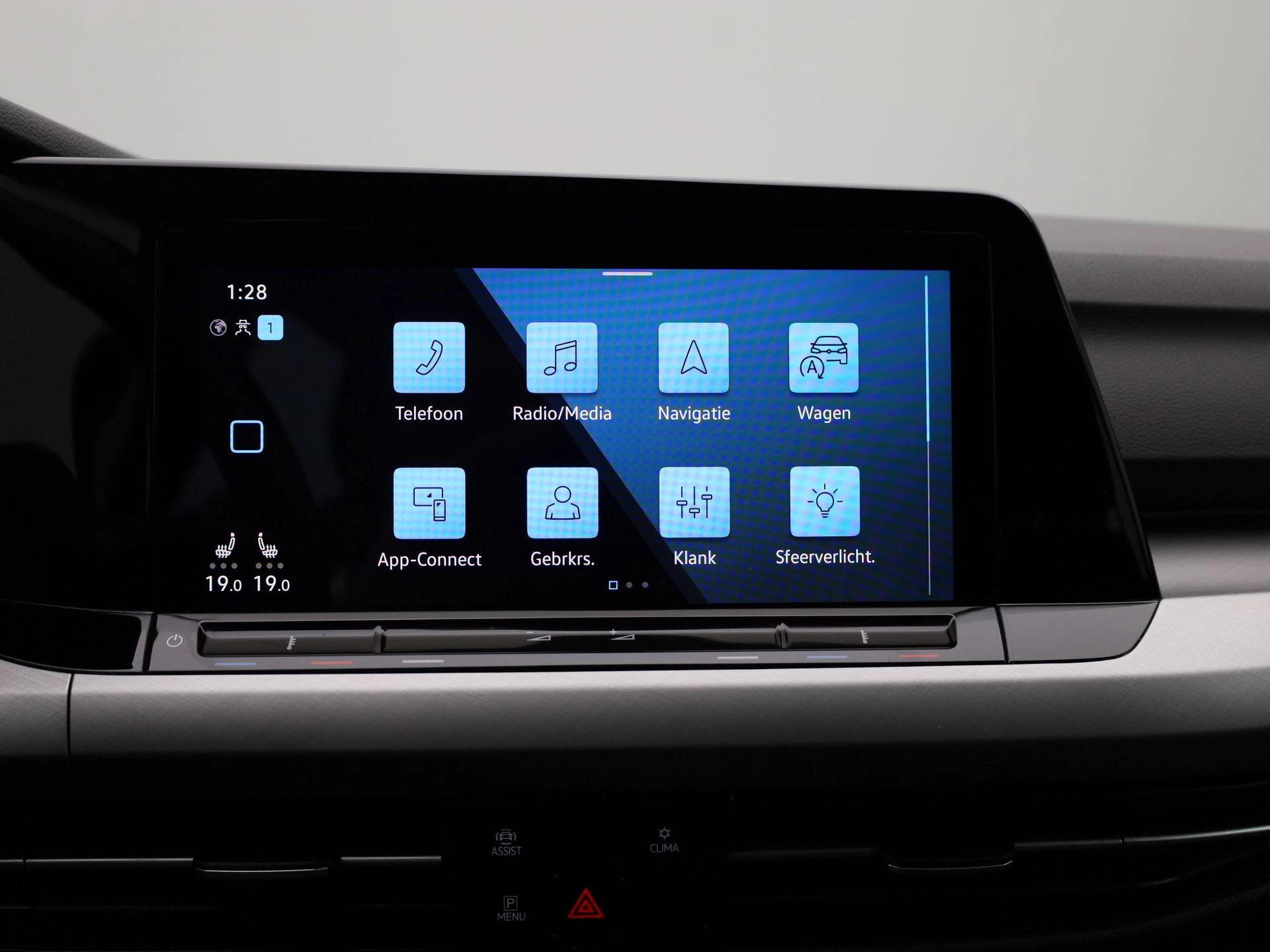 Volkswagen-Golf-image-19