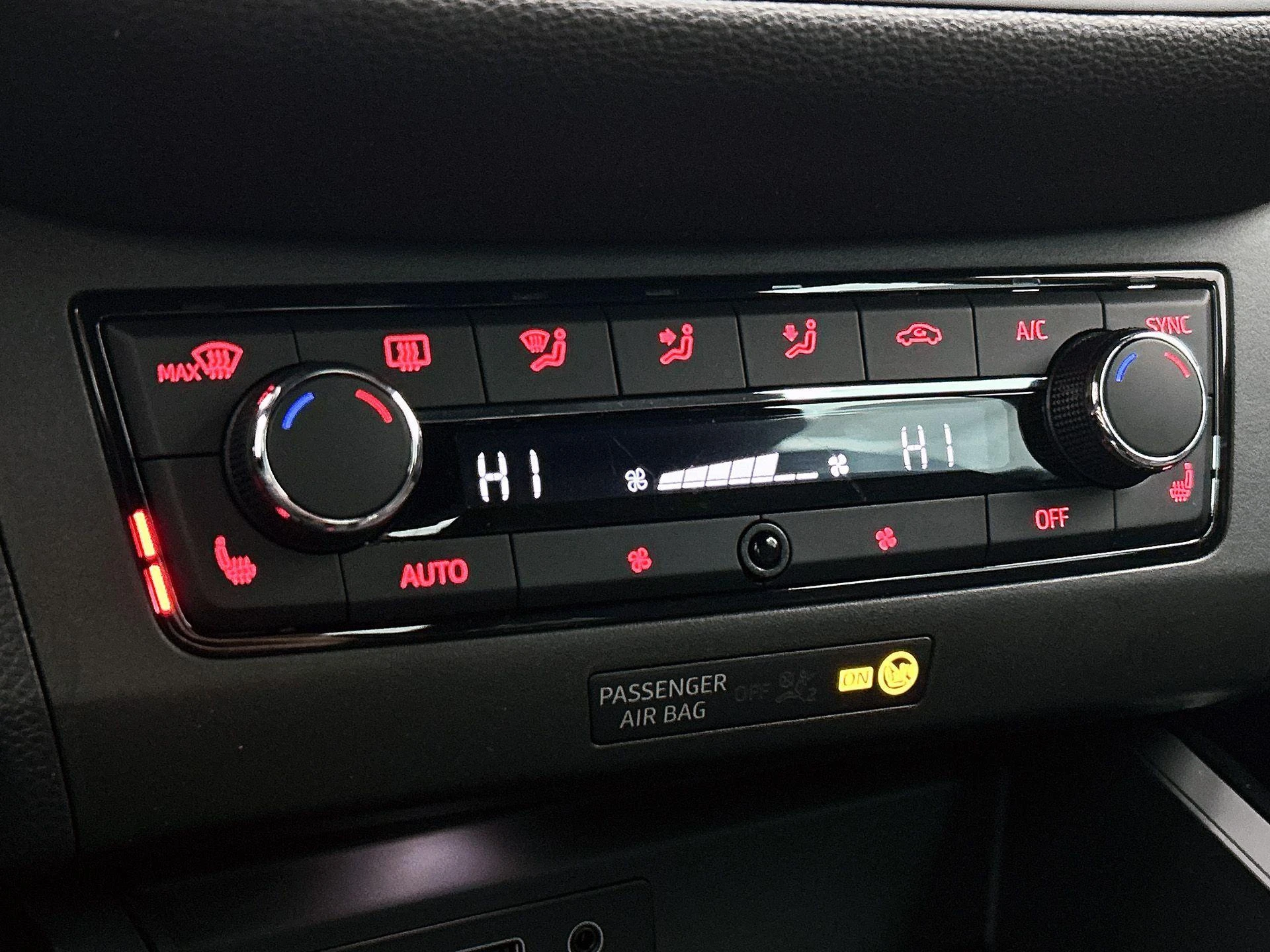 SEAT-Arona-image-25